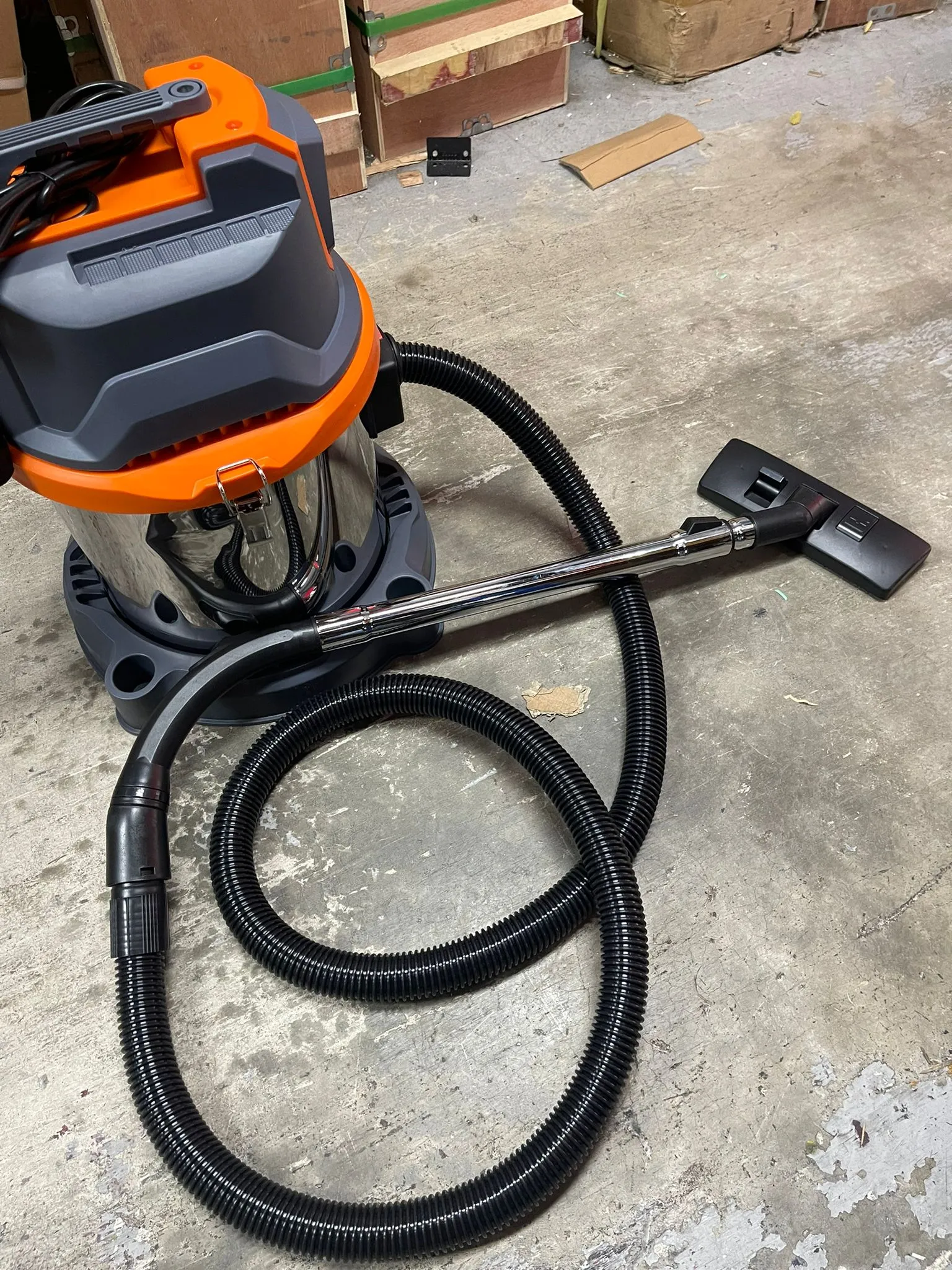 Aiguru 20L. 220V Wet & Dry Vacuum Cleaner | Model :  VC-AGR181