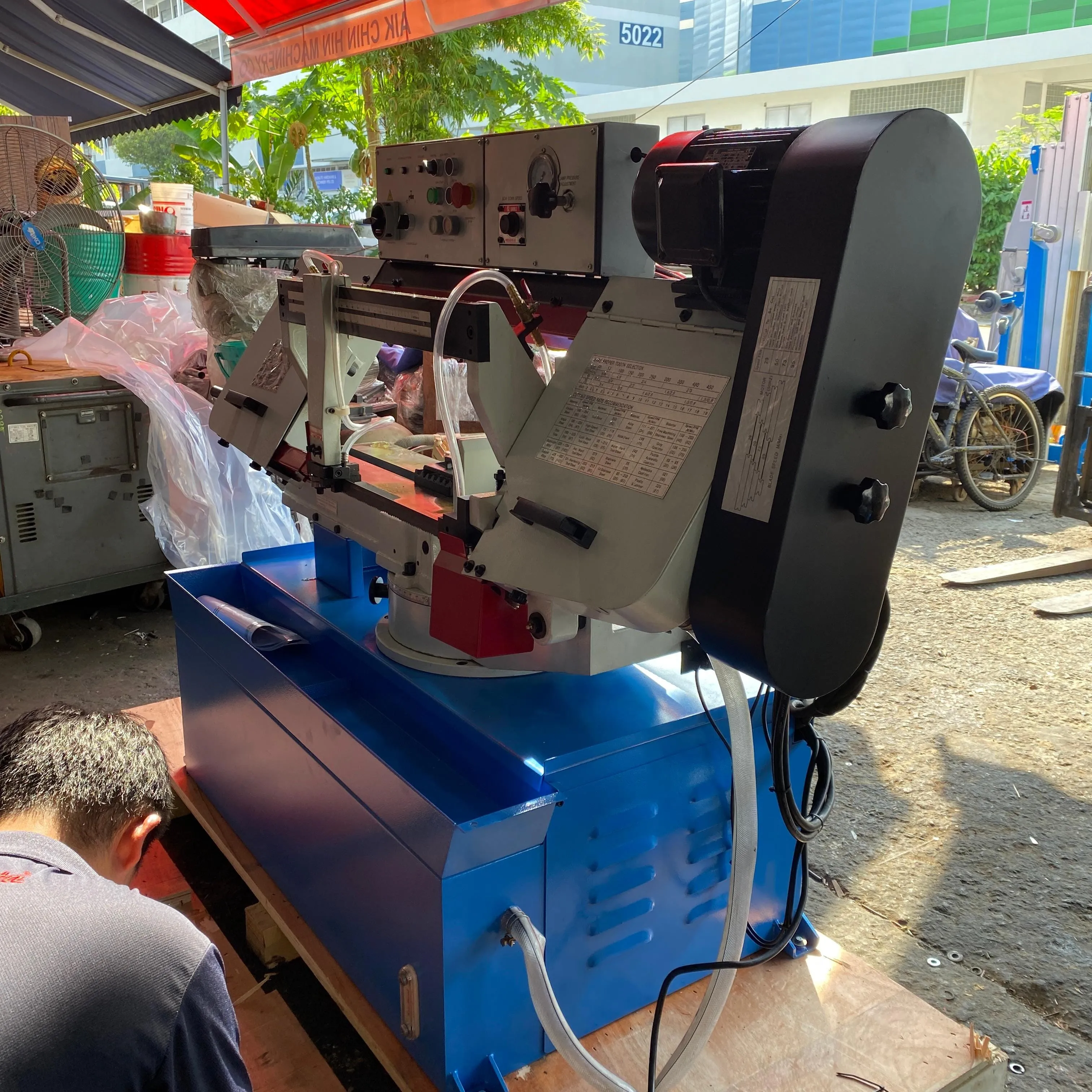 Aiko 10 4 Speed Bandsaw Machine (27x0.9x3215)  | Model : BSM-BS1018RH