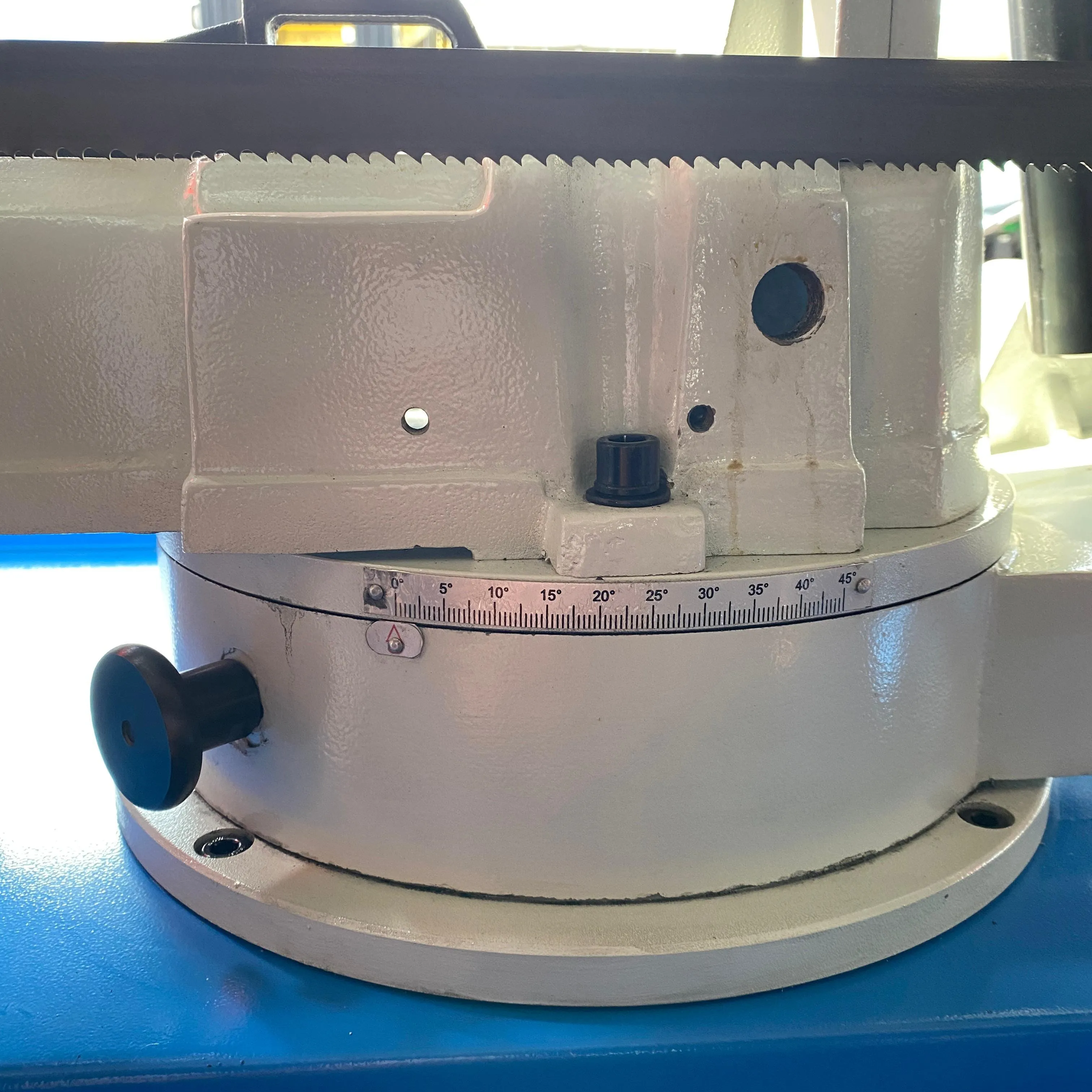 Aiko 10 4 Speed Bandsaw Machine (27x0.9x3215)  | Model : BSM-BS1018RH