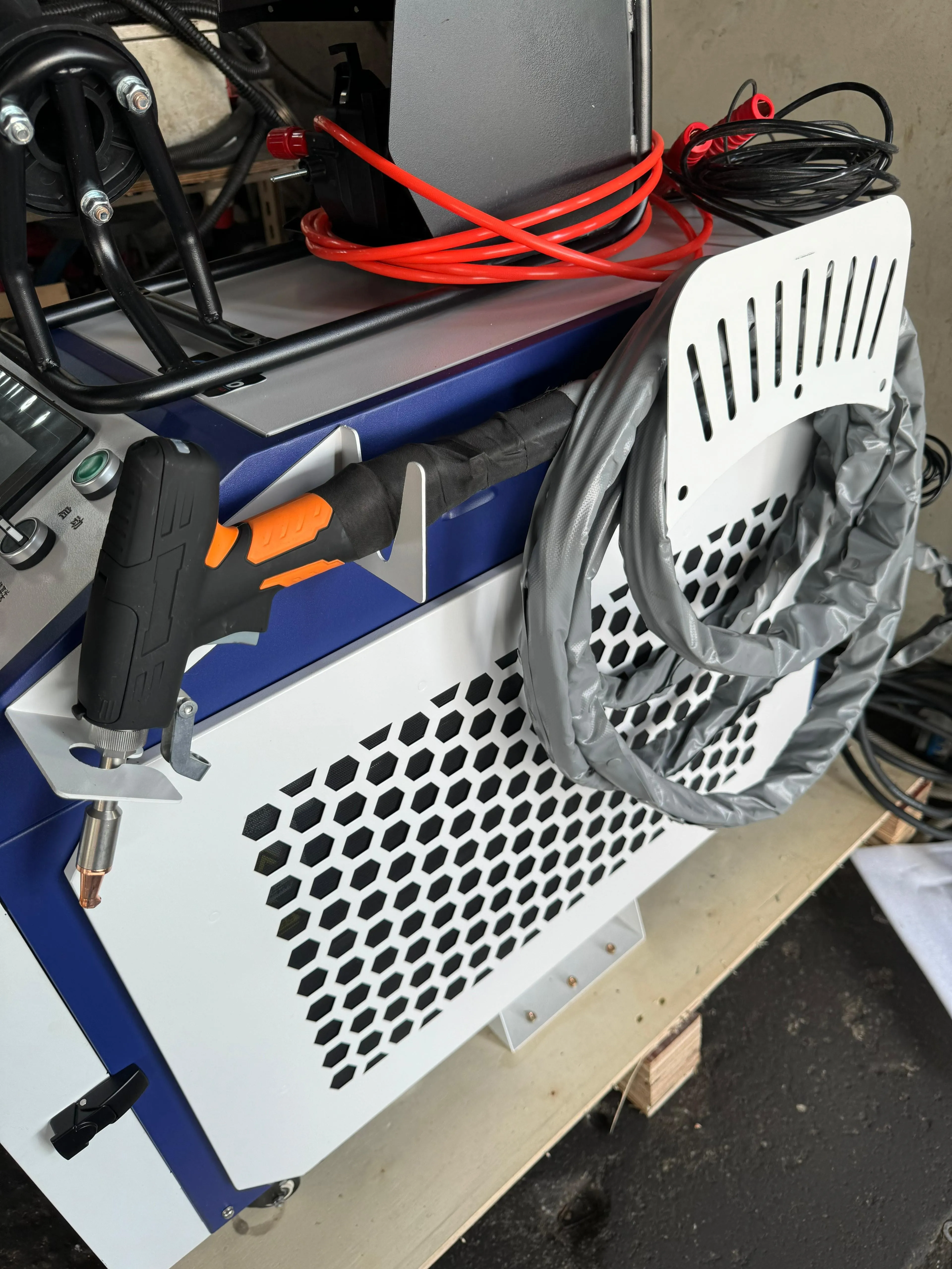 Aiko 1500W 220V Welding Machine Come With Accessories | Model: W-YM-LW1500