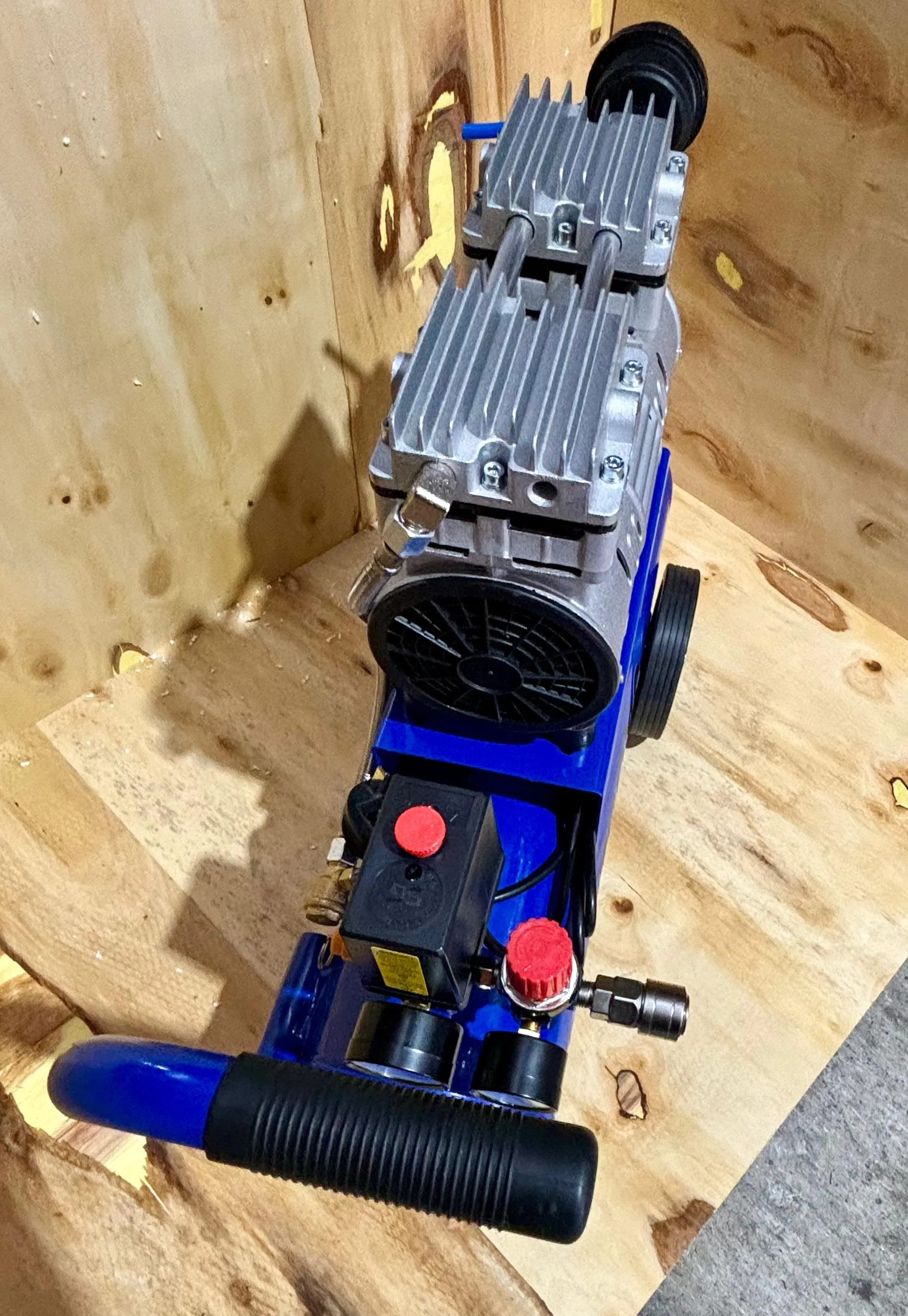 Aiko 1.5HP 12L Oil Free & Silent Air Compressor | Model : GDG12