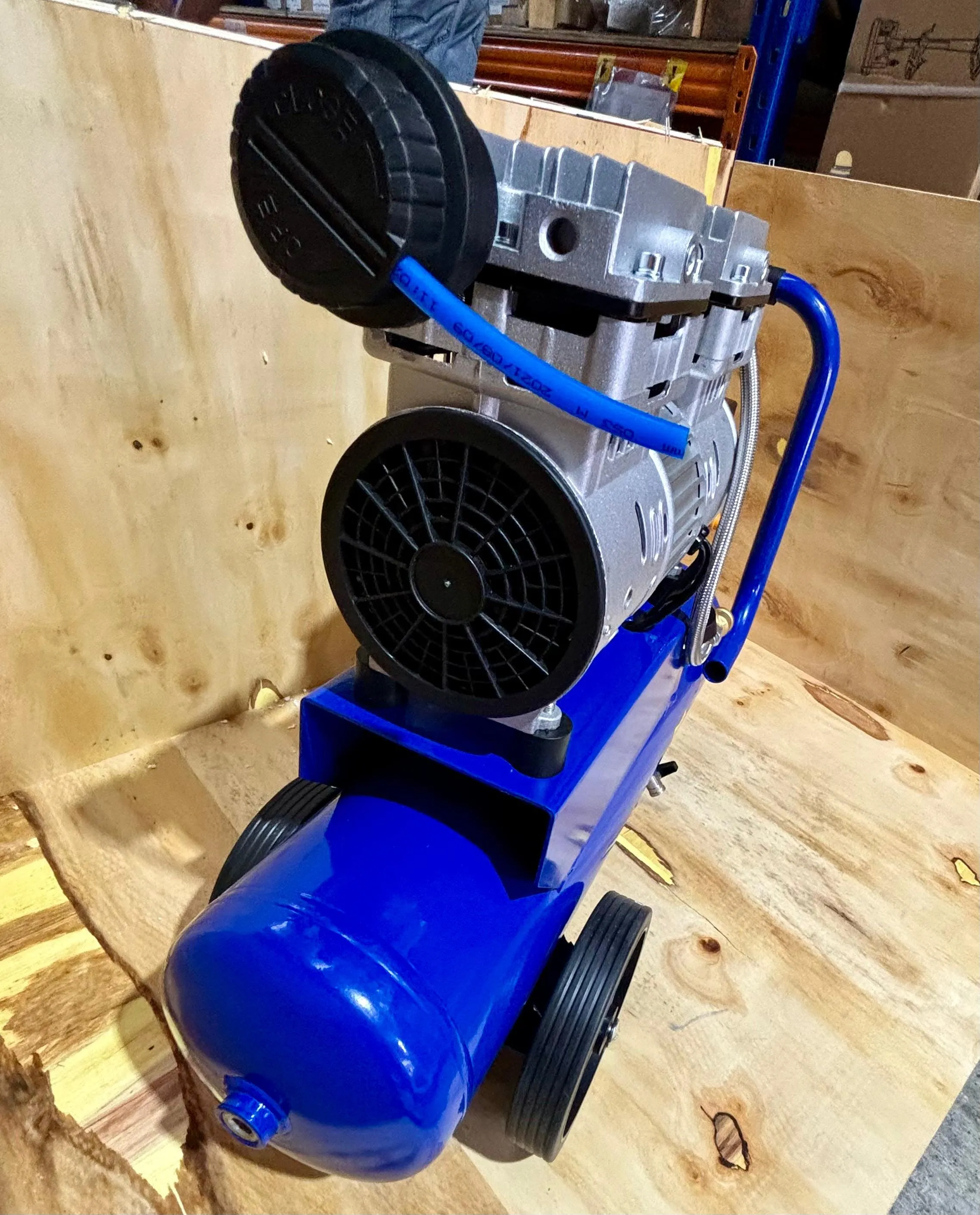 Aiko 1.5HP 12L Oil Free & Silent Air Compressor | Model : GDG12