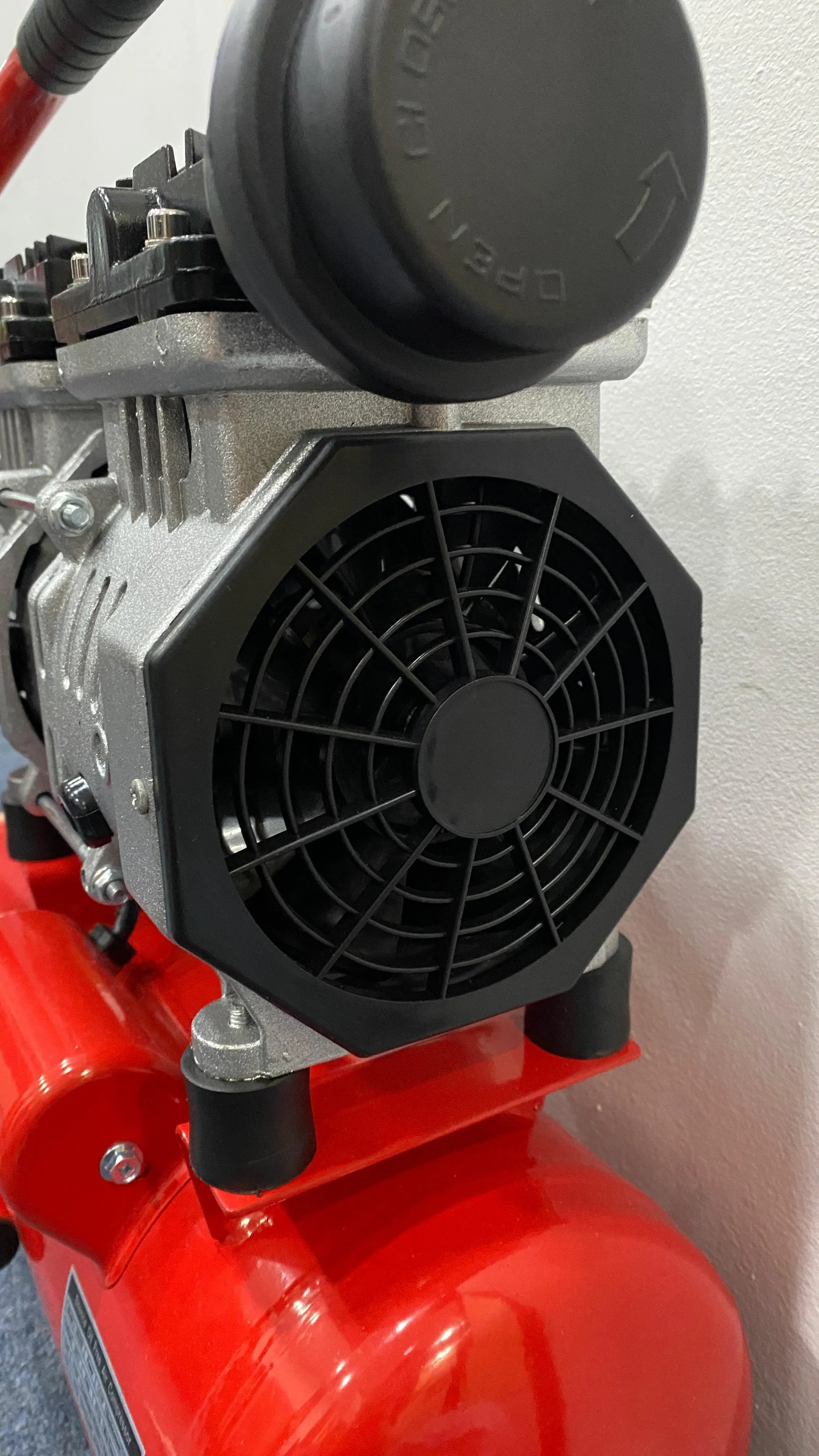 Aiko 1.5HP 9L Oil Free & Silent Air Compressor (Red) | Model : GDG09-RED