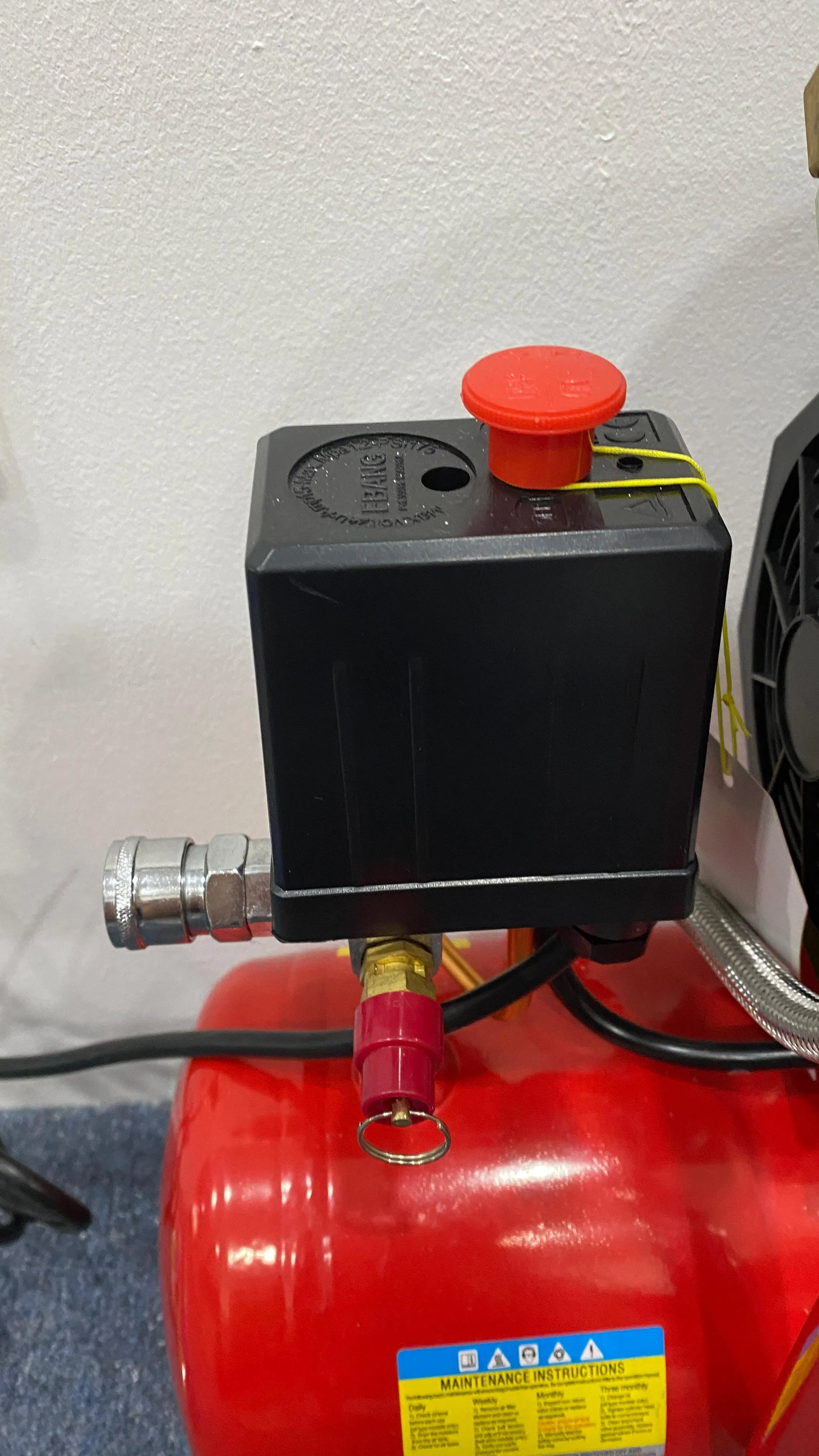 Aiko 1.5HP 9L Oil Free & Silent Air Compressor (Red) | Model : GDG09-RED