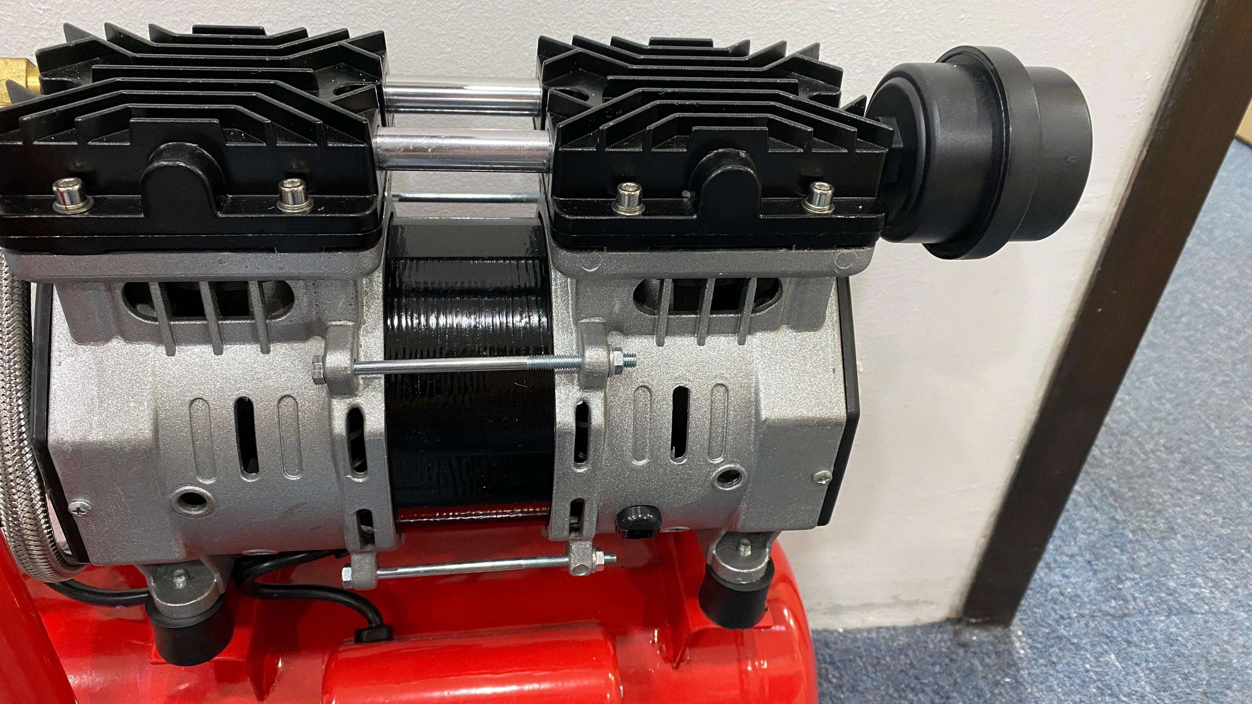 Aiko 1.5HP 9L Oil Free & Silent Air Compressor (Red) | Model : GDG09-RED