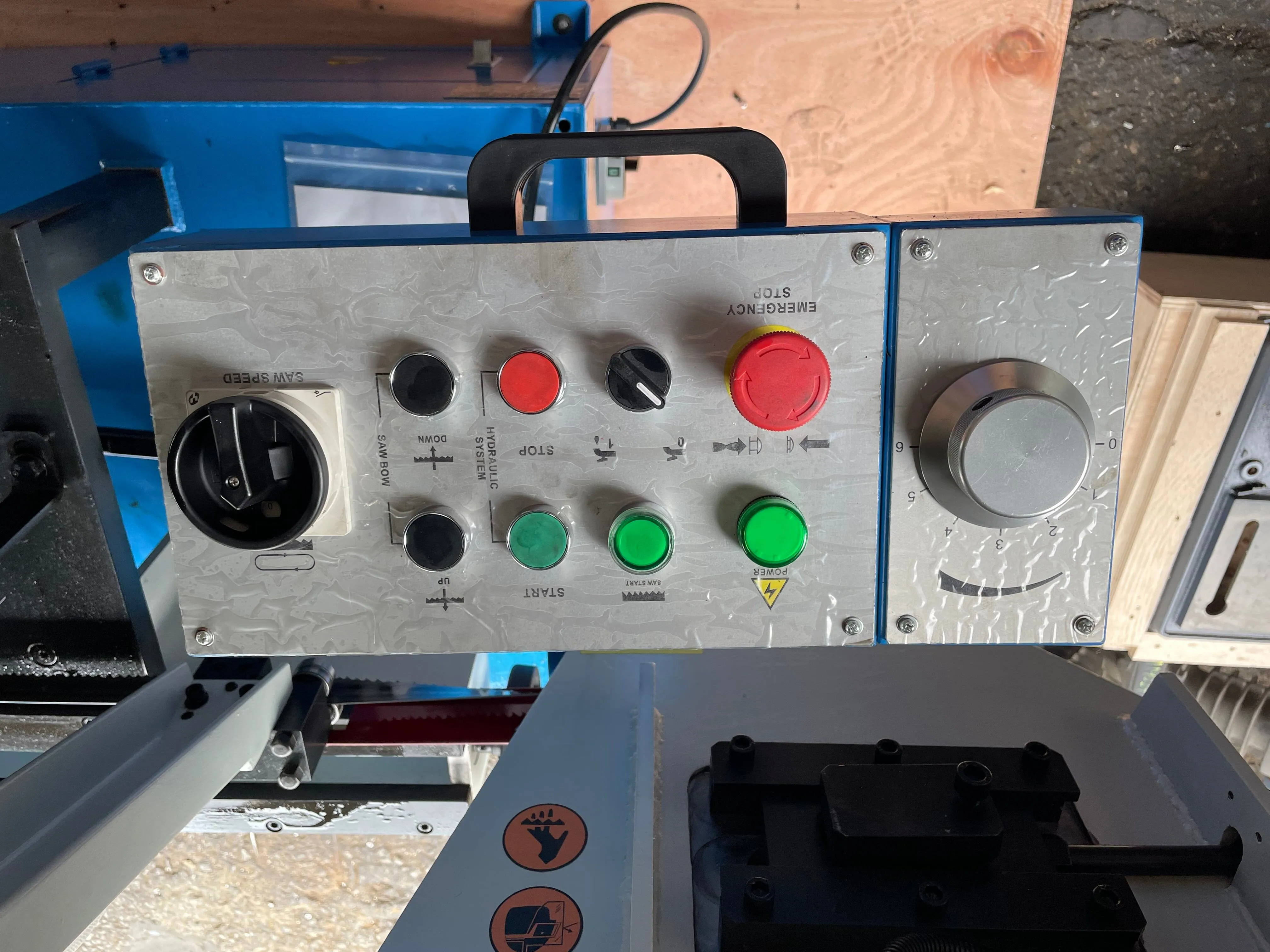 Aiko 16 415V. 50Hz Automatic Metal Cutting Bandsaw Machine | Model : BSM-BS2114TH