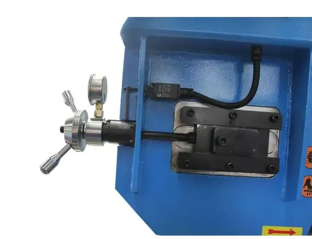 Aiko 16 415V. 50Hz Automatic Metal Cutting Bandsaw Machine | Model : BSM-BS2114TH