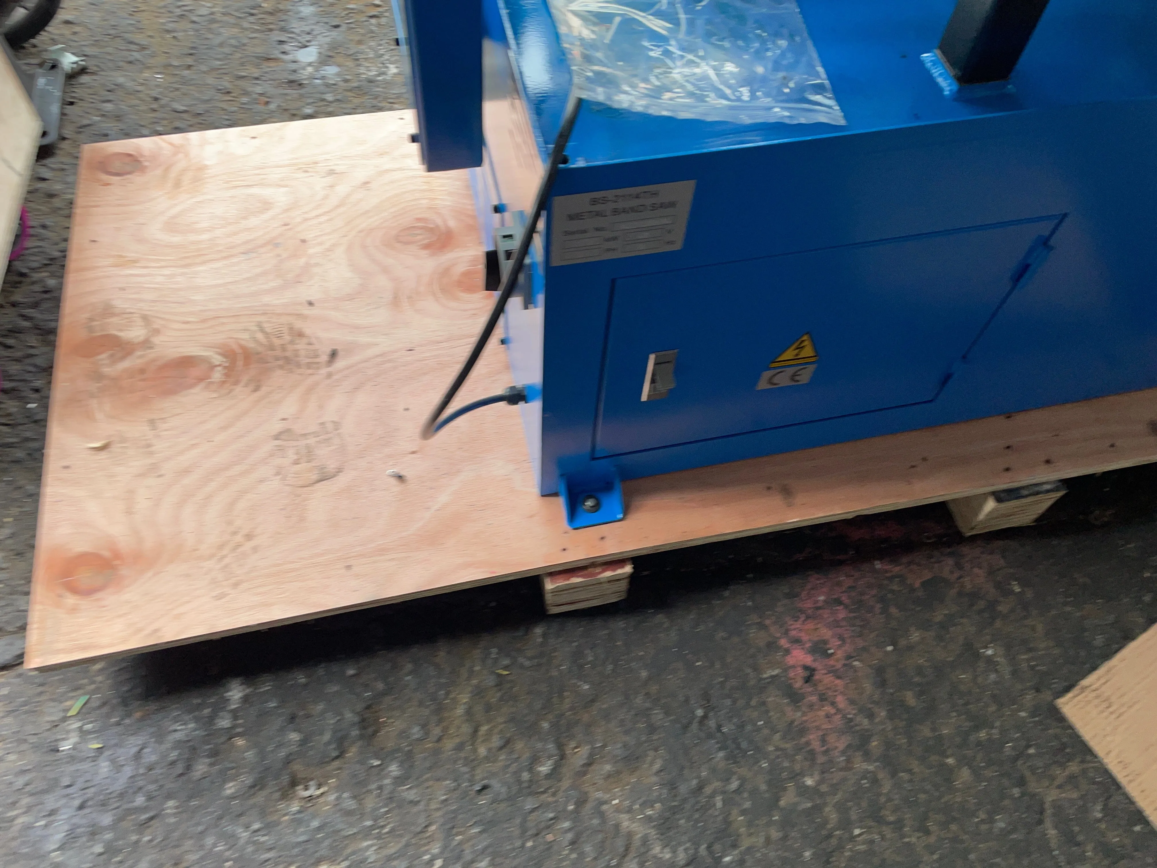 Aiko 16 415V. 50Hz Automatic Metal Cutting Bandsaw Machine | Model : BSM-BS2114TH