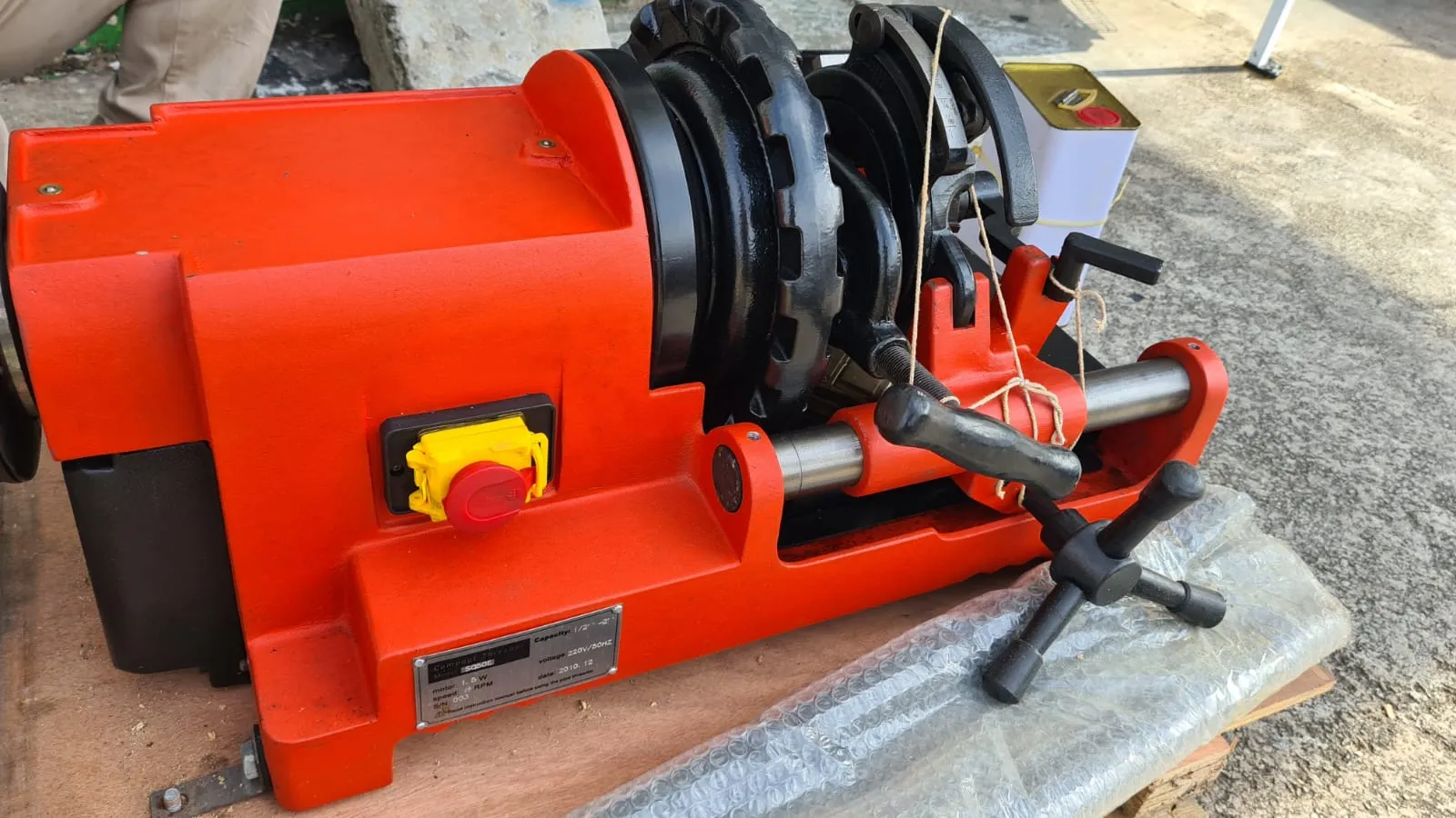 Aiko 2 Carbon Threading Machine | Model : TM-AK-SQ50E