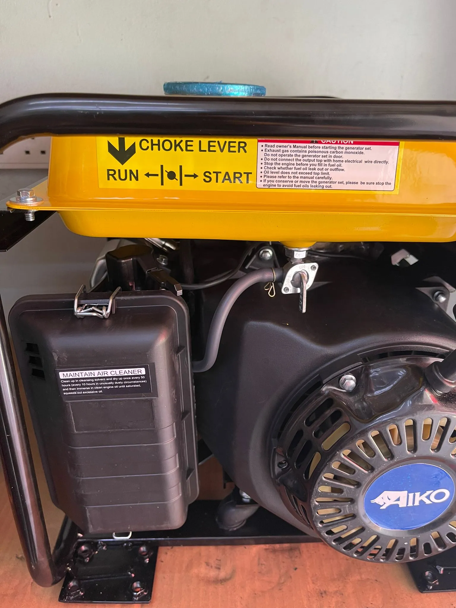 Aiko 220V 3500W Smart Inverter Gasoline Generator with 2 sockets for 3 pin plug | Model: YK3200I