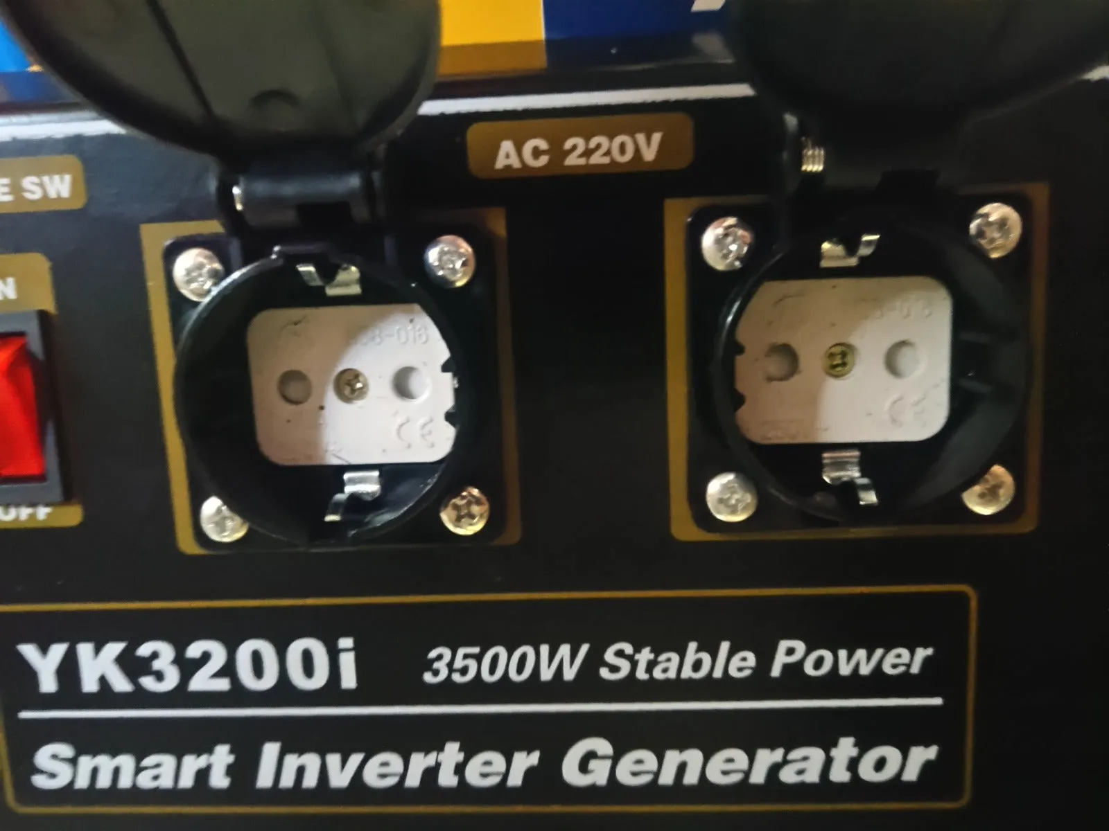 Aiko 220V 3500W Smart Inverter Gasoline Generator with 2 sockets for 3 pin plug | Model: YK3200I