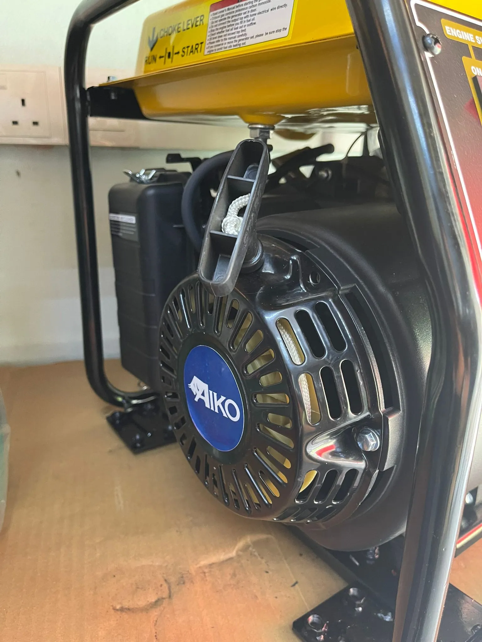 Aiko 220V 3500W Smart Inverter Gasoline Generator with 2 sockets for 3 pin plug | Model: YK3200I