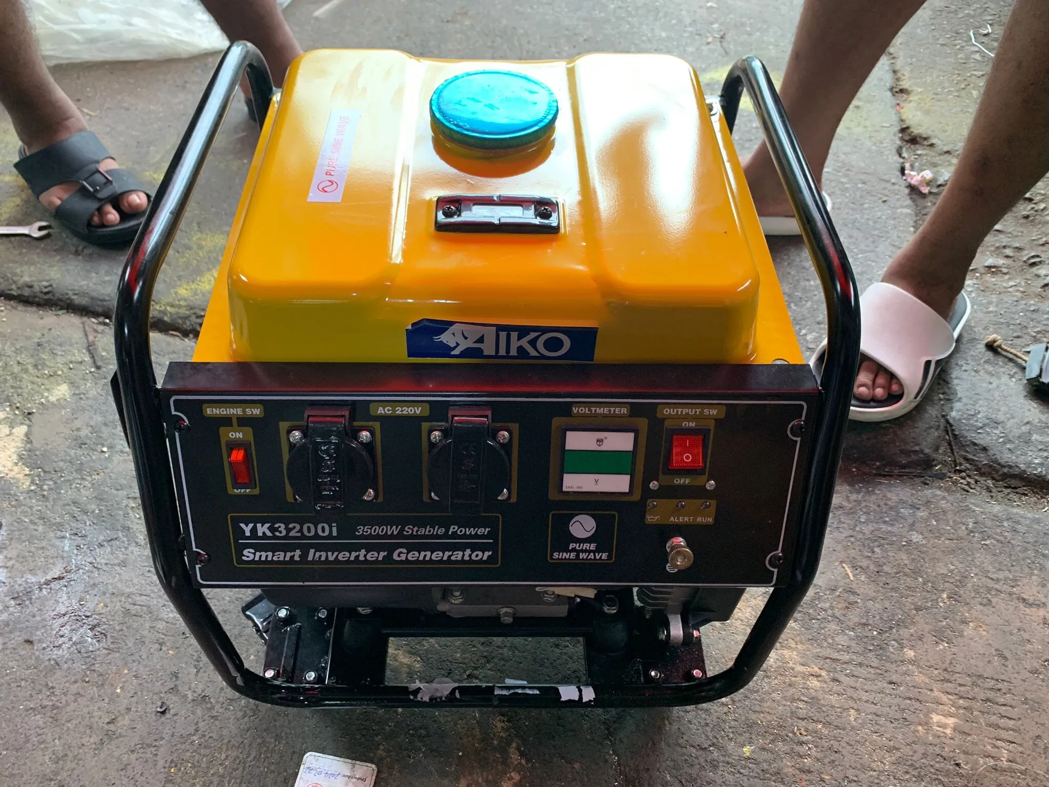 Aiko 220V 3500W Smart Inverter Gasoline Generator with 2 sockets for 3 pin plug | Model: YK3200I