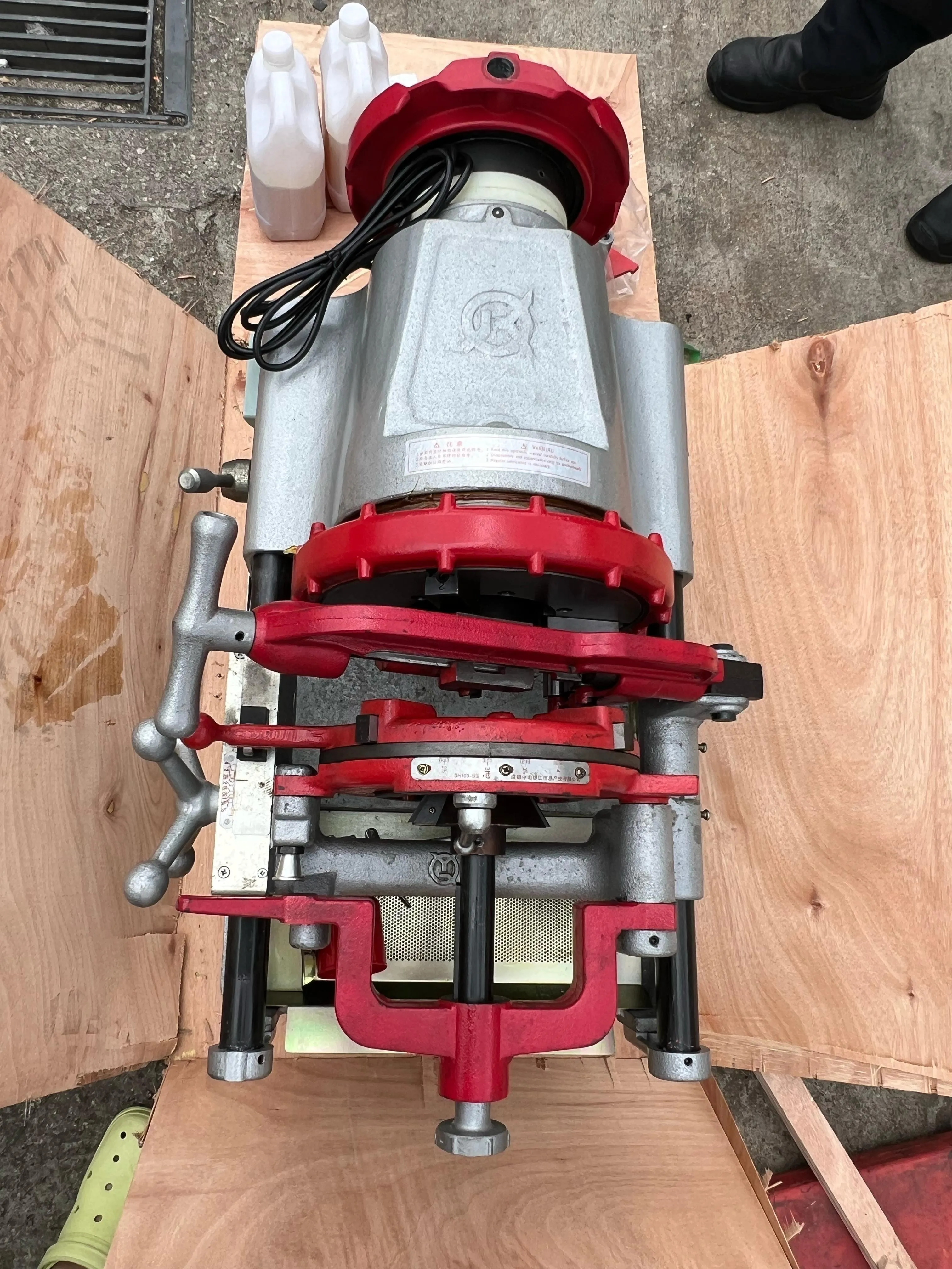 Aiko 220V Threading Machine 1/2-4 1500W | Model : TM-QY-TQ100-BDF