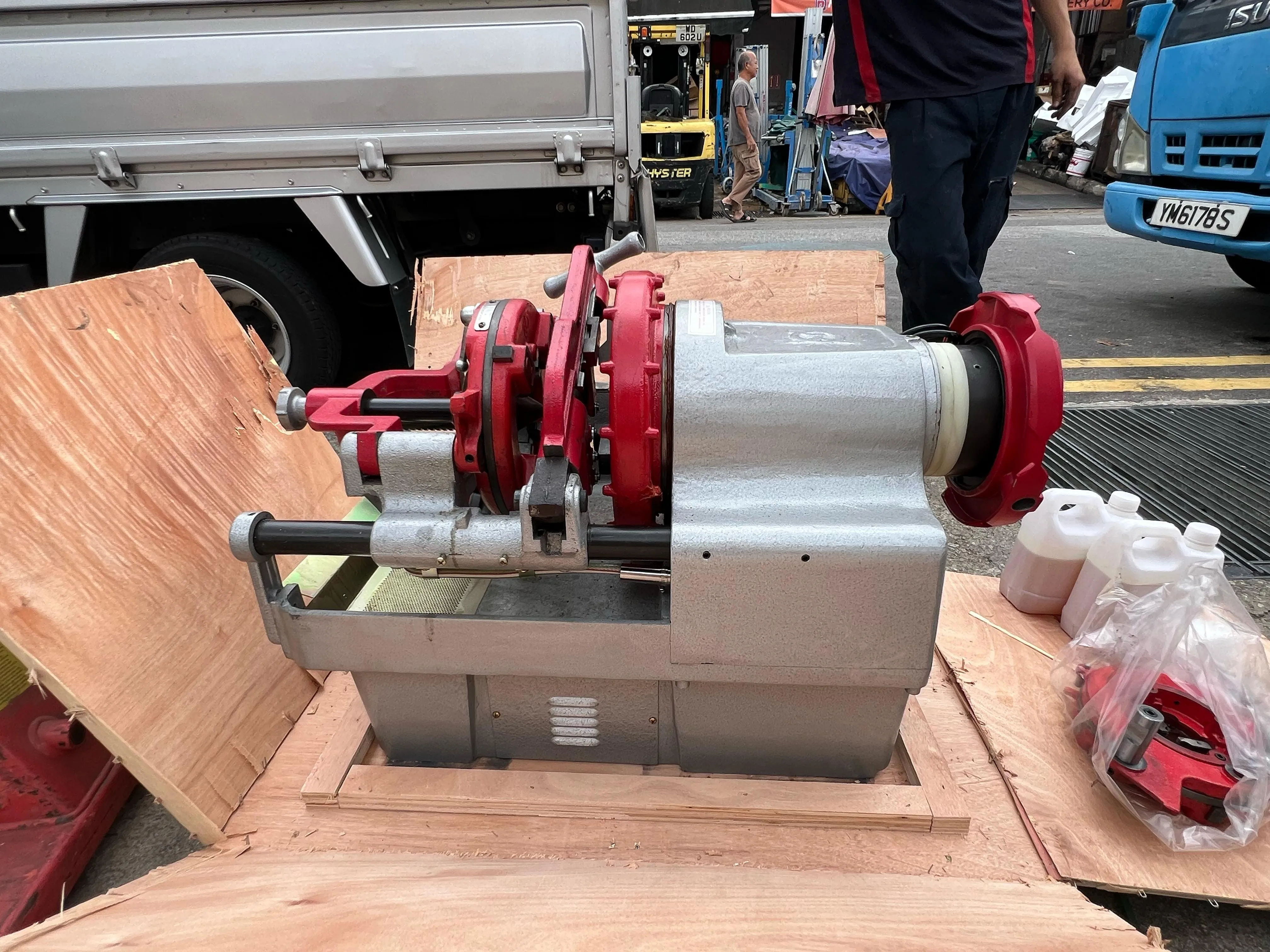 Aiko 220V Threading Machine 1/2-4 1500W | Model : TM-QY-TQ100-BDF