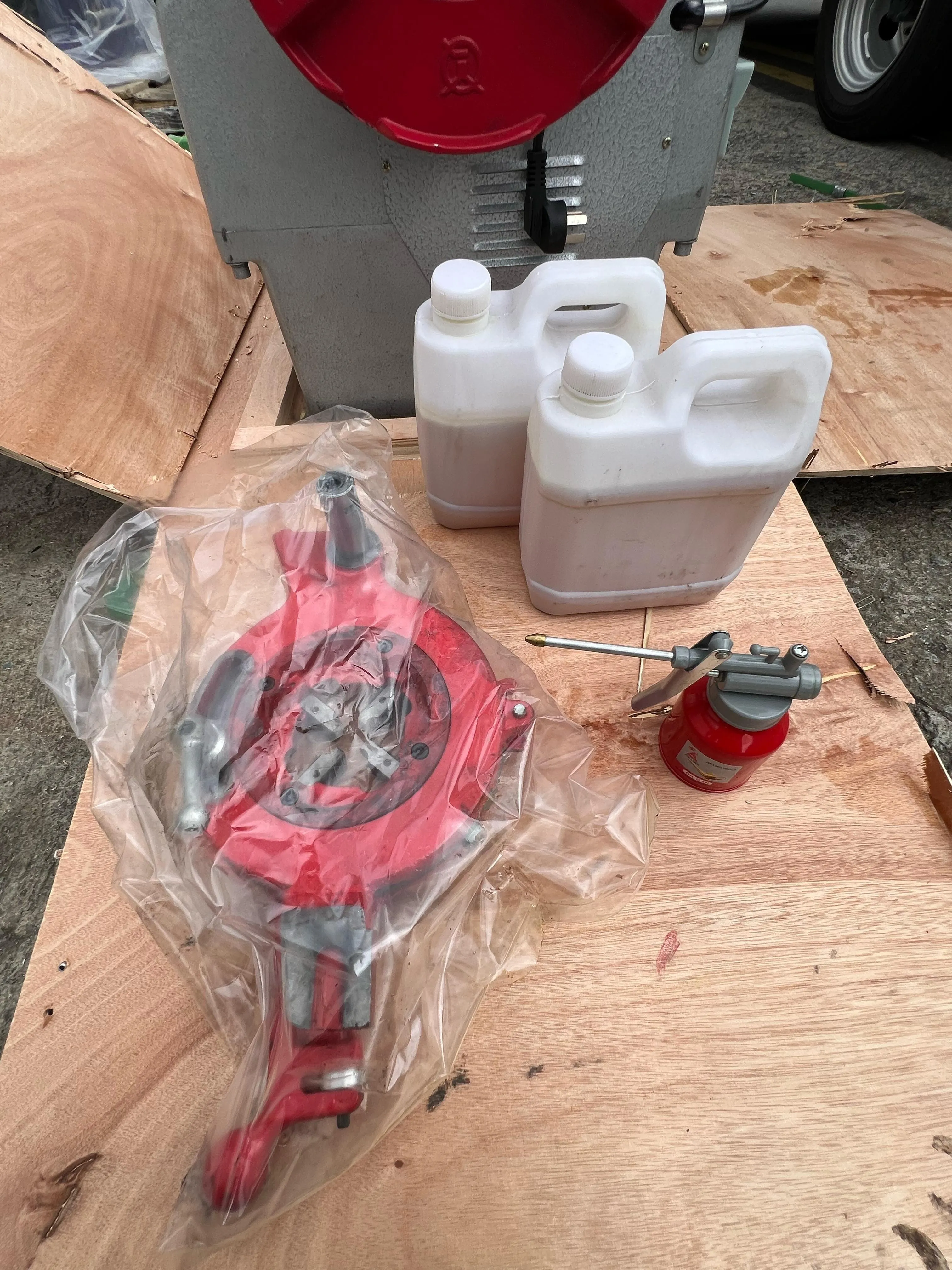 Aiko 220V Threading Machine 1/2-4 1500W | Model : TM-QY-TQ100-BDF