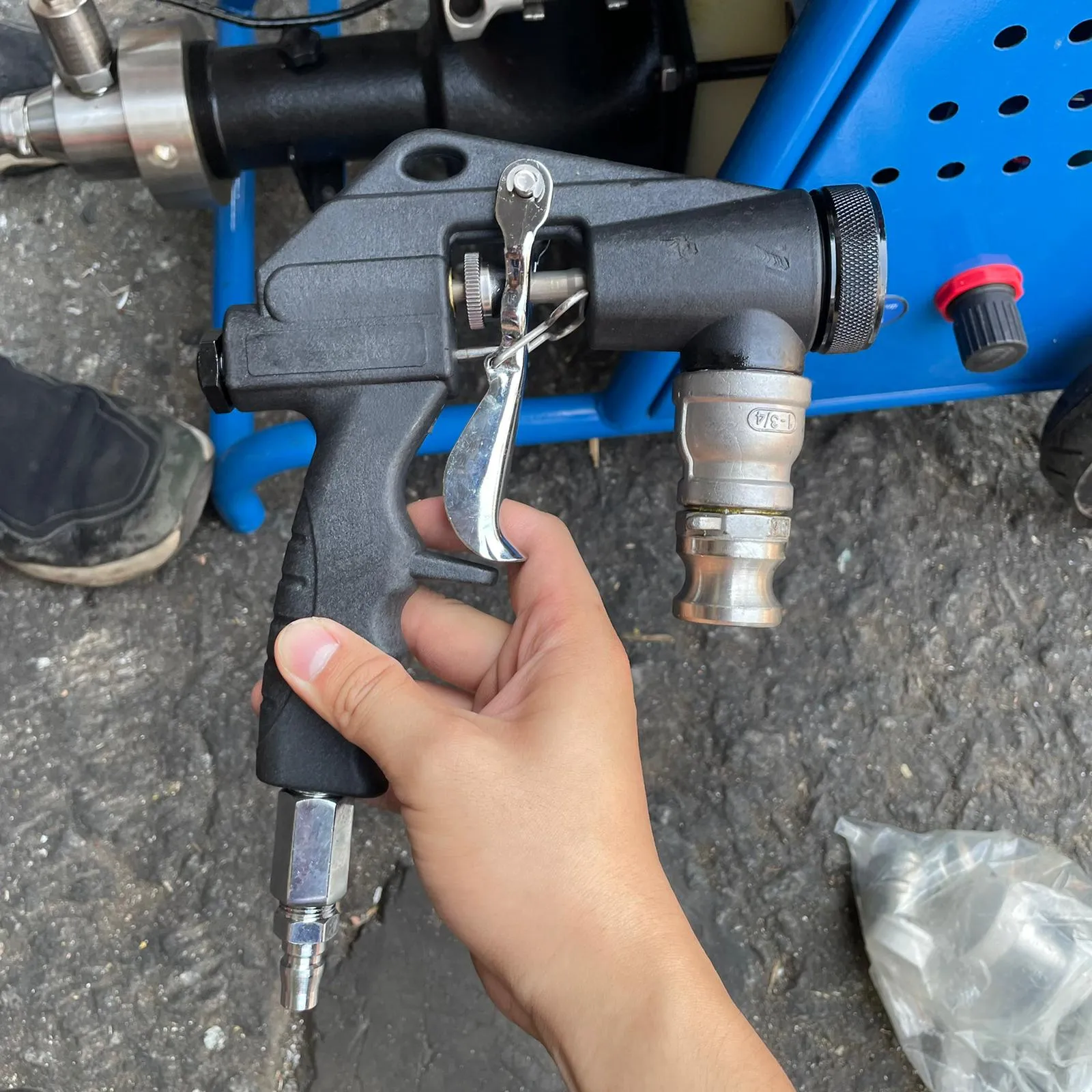 Aiko 240V Grout Pump And Cement Spray 1500W . 50Hz Bs Plug | Model : CS-SPA730