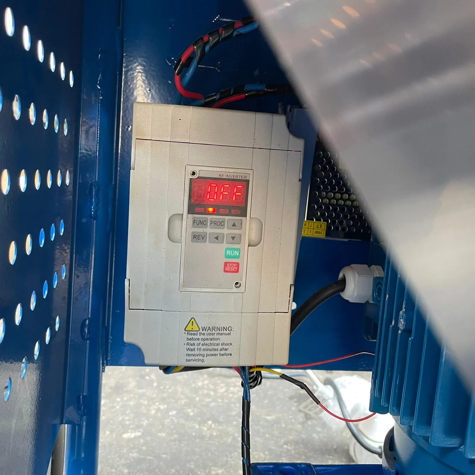 Aiko 240V Grout Pump And Cement Spray 1500W . 50Hz Bs Plug | Model : CS-SPA730