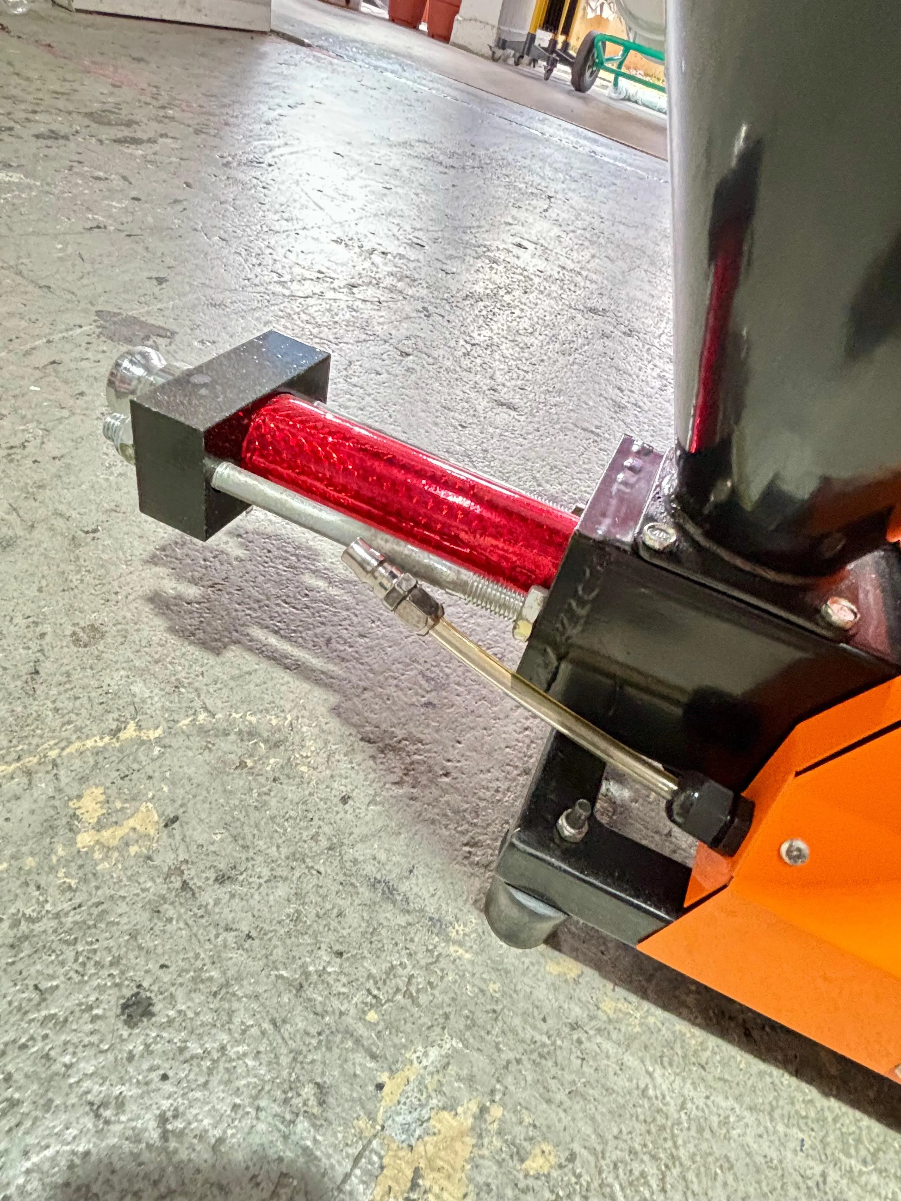 Aiko 240V Multi-function Paint Sprayer Waterproofing Machine 1800W | Model : CS-SPA990
