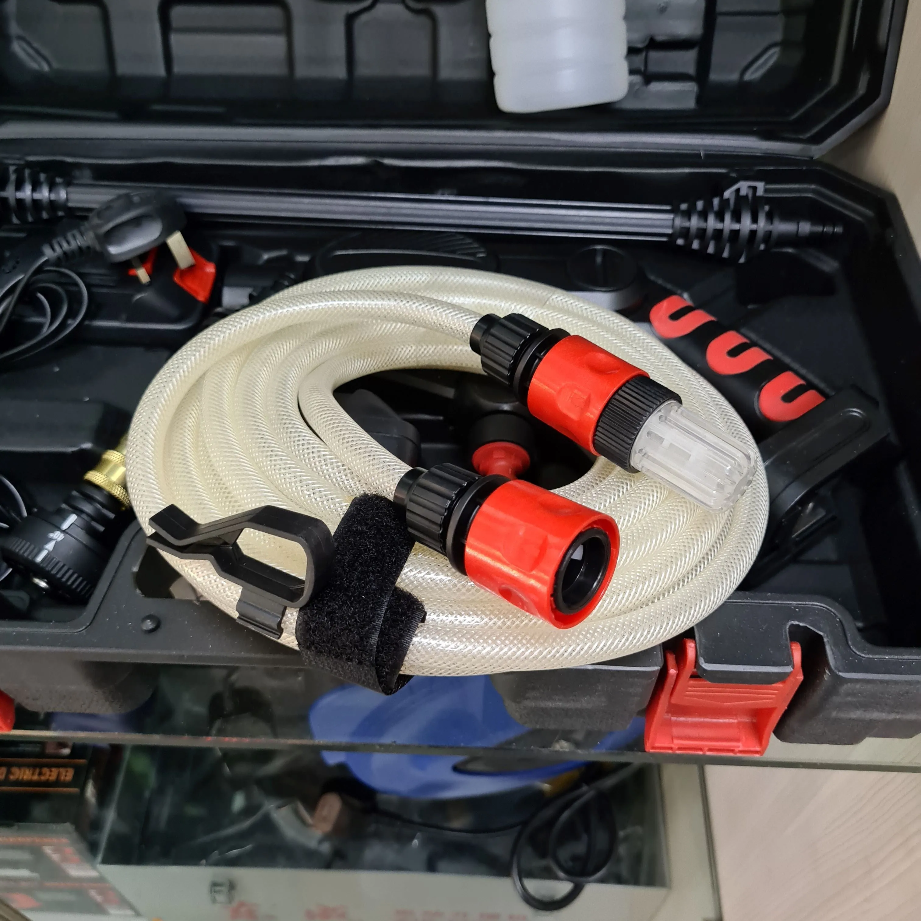 Aiko 25V Cordless Pressure Washer  Come With Water Hose 6 Bar | Model : HPW-21V (Discontinued)