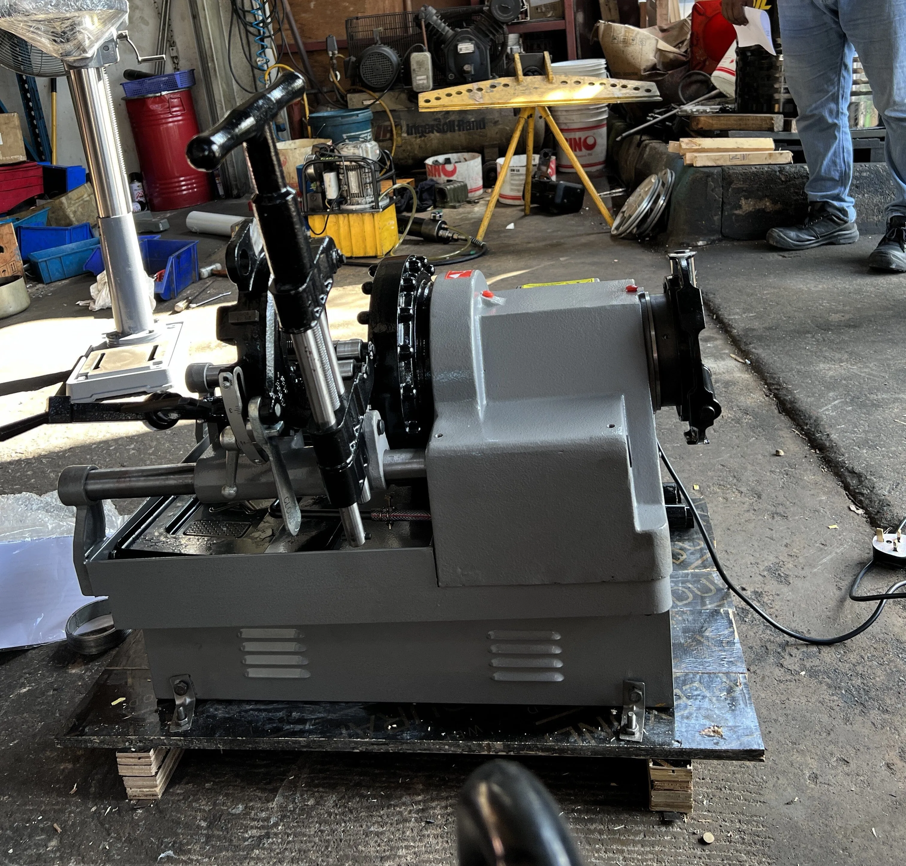 Aiko 3 1300W 2-Speed Threading Machine | Model : TM-AK-PT80RA