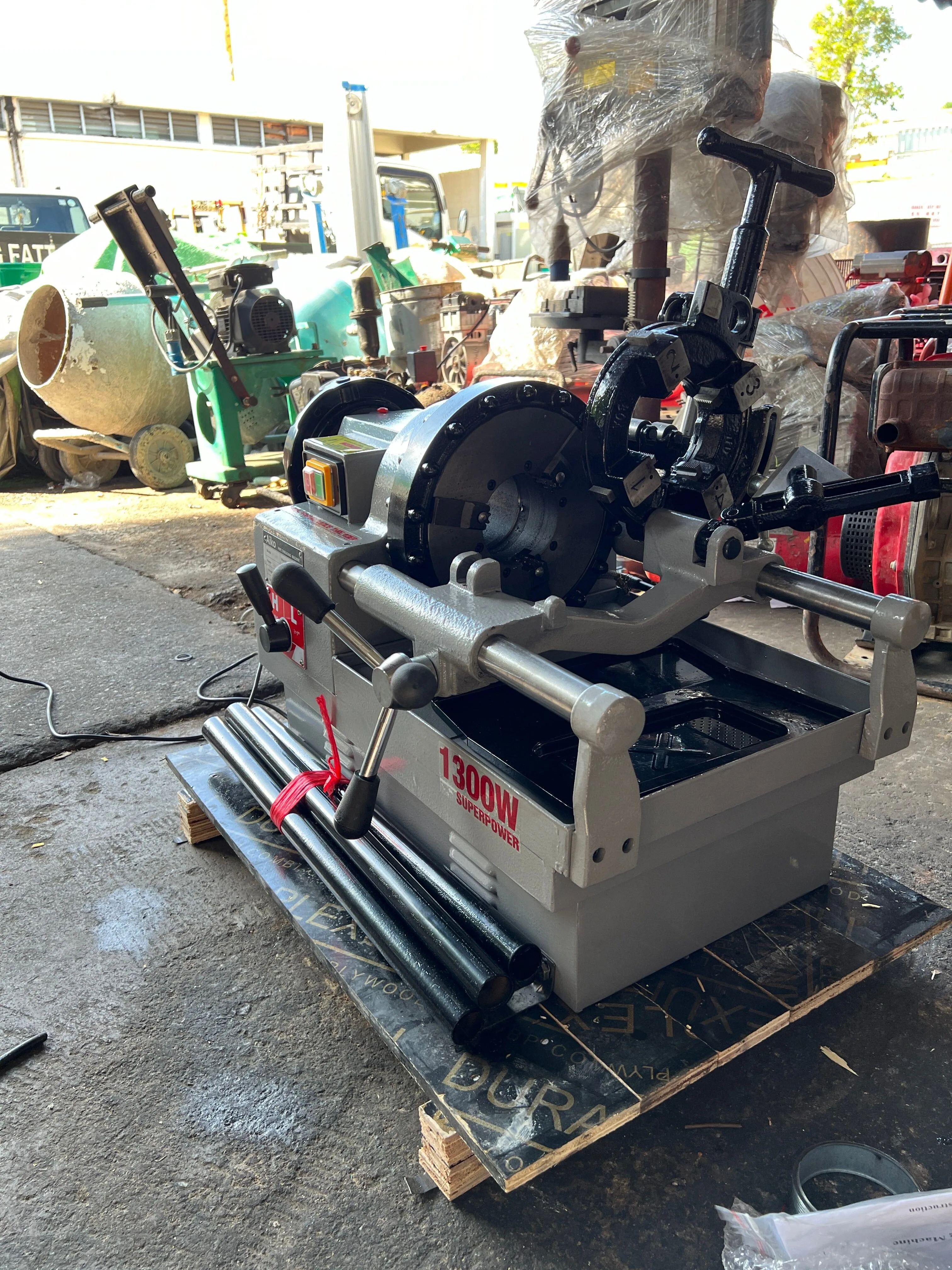 Aiko 3 1300W 2-Speed Threading Machine | Model : TM-AK-PT80RA