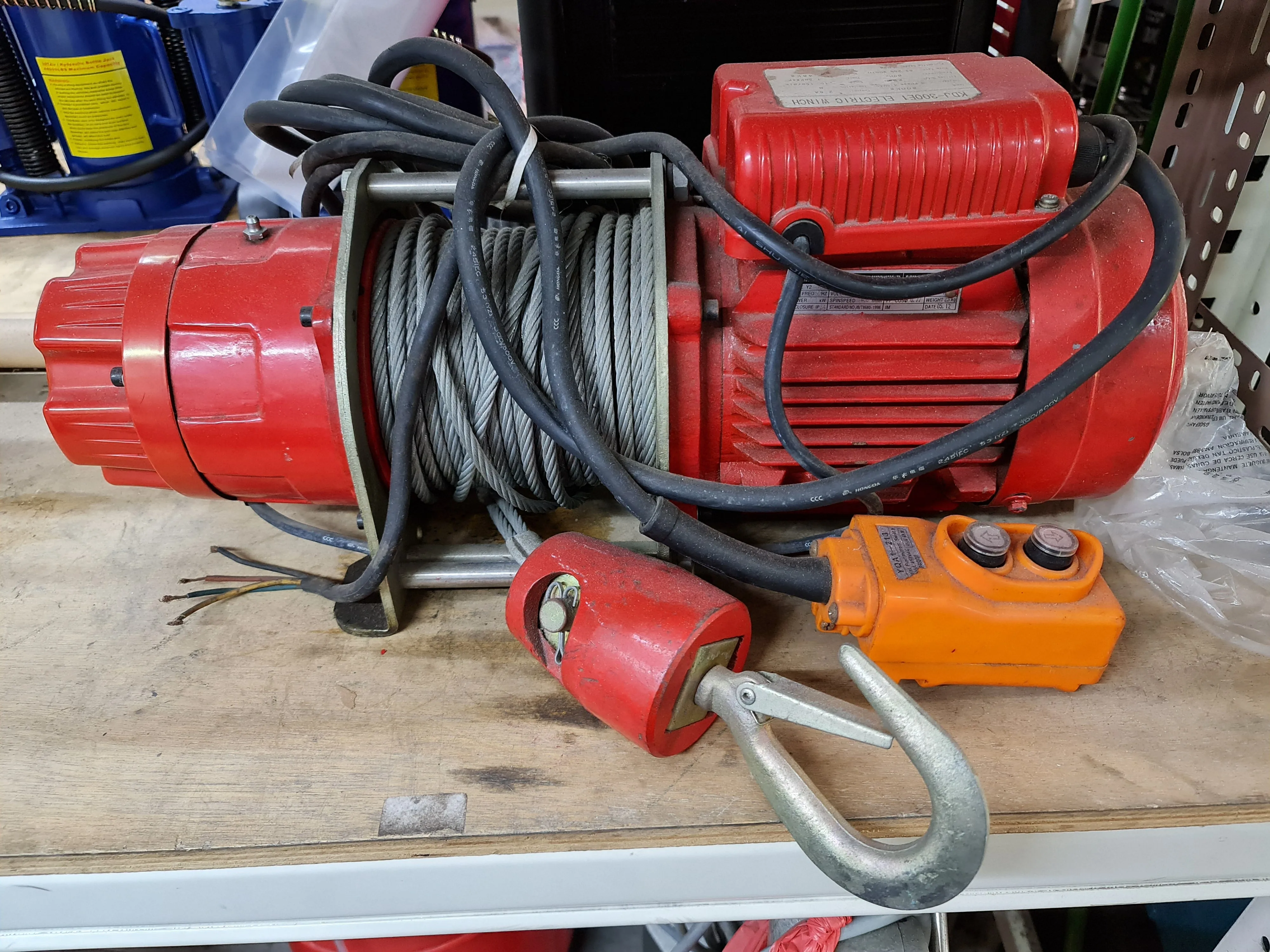Aiko 415V 300Kg Compact Winch | Model : WIN-KDJ300E1