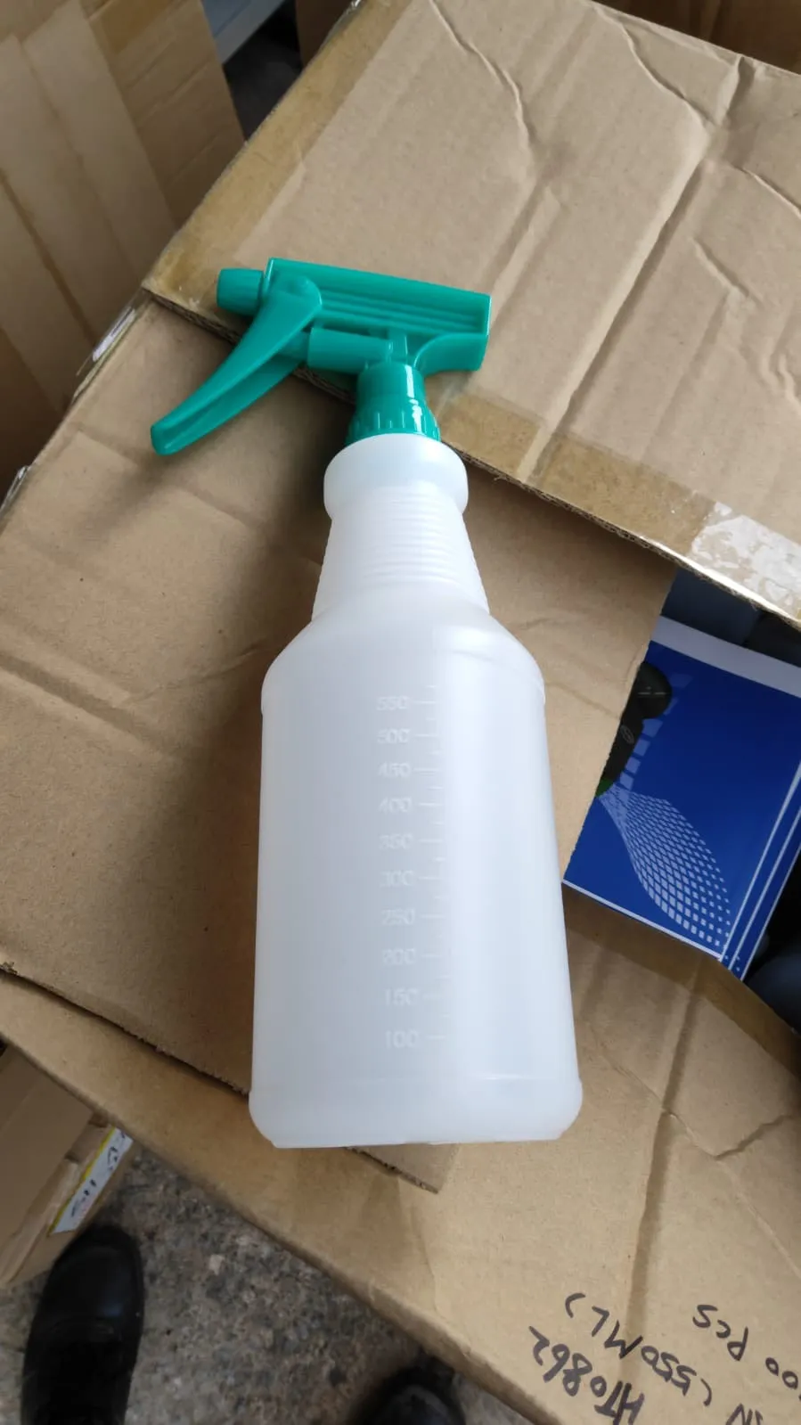 Aiko 550ml Plastic Spray Can | Model : SPRAYER-C084