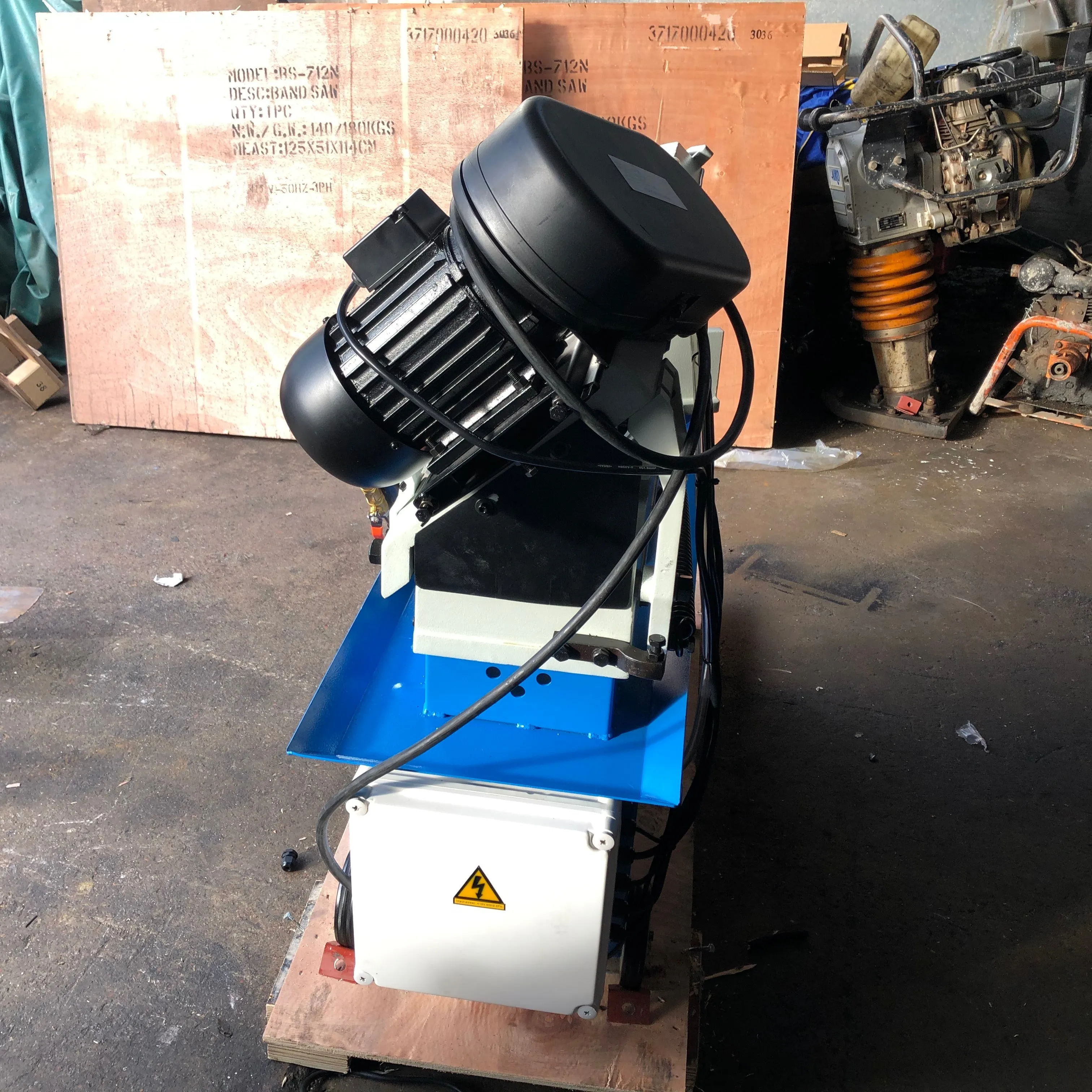 Aiko 7 230V Metal Bandsaw Machine (Single Phase) | Model : BSM-BS712N-1