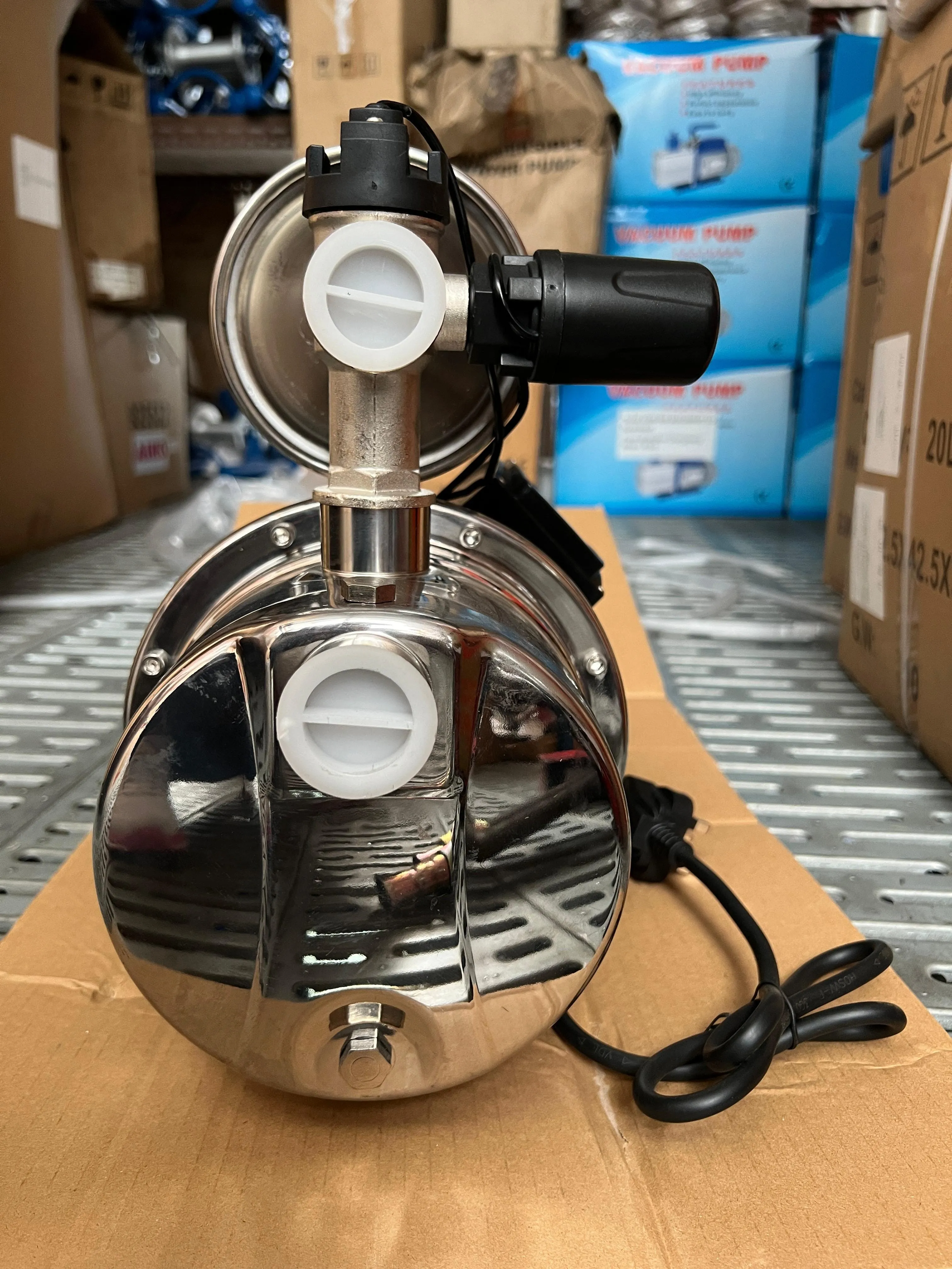 Aiko 900W 1 Automatic Self Priming Water Pump with 2L Tank | Model : WP-JET-900A