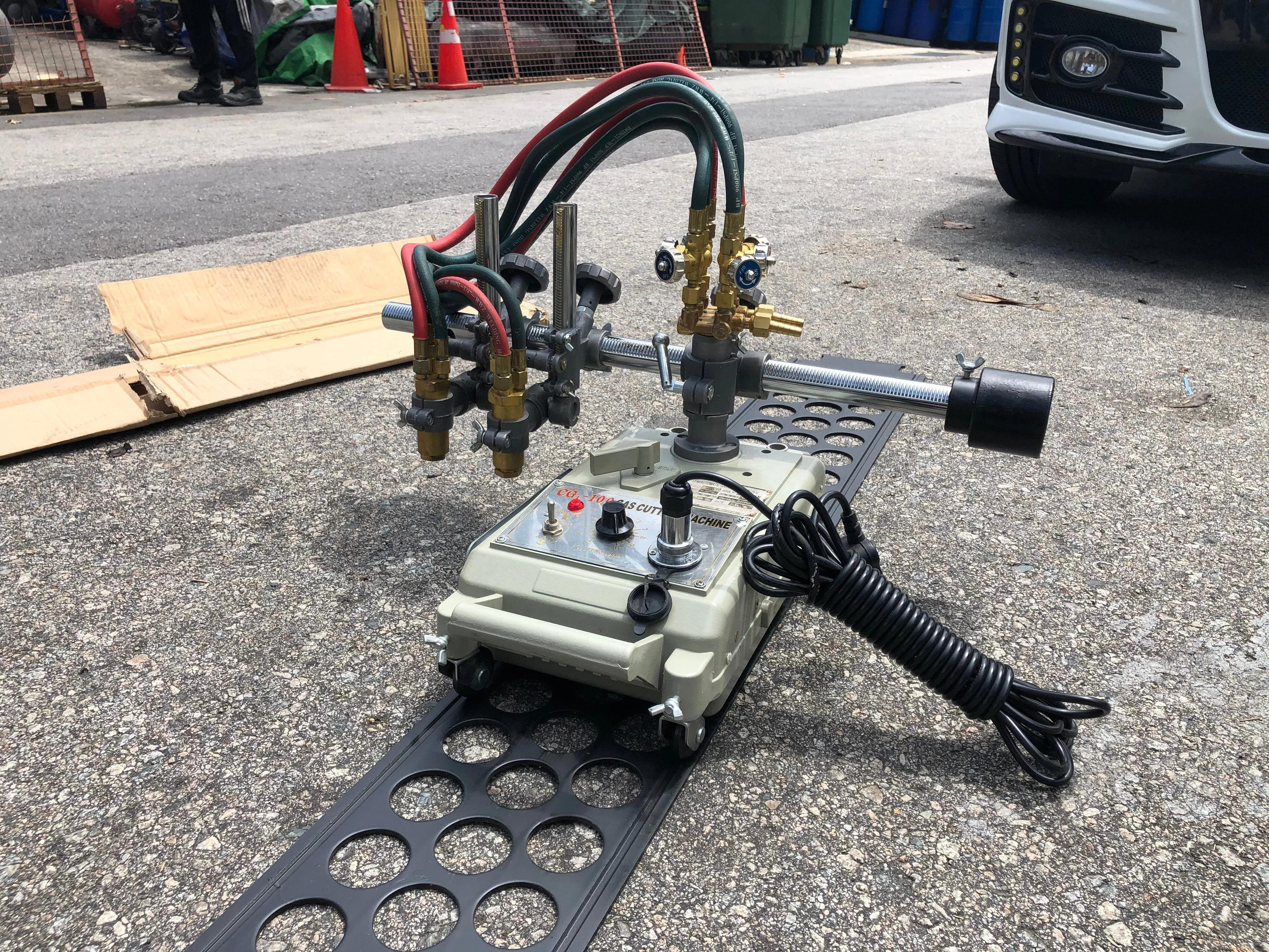 Aiko Auto Gas Cutting Machine Double | Model : CG1-100