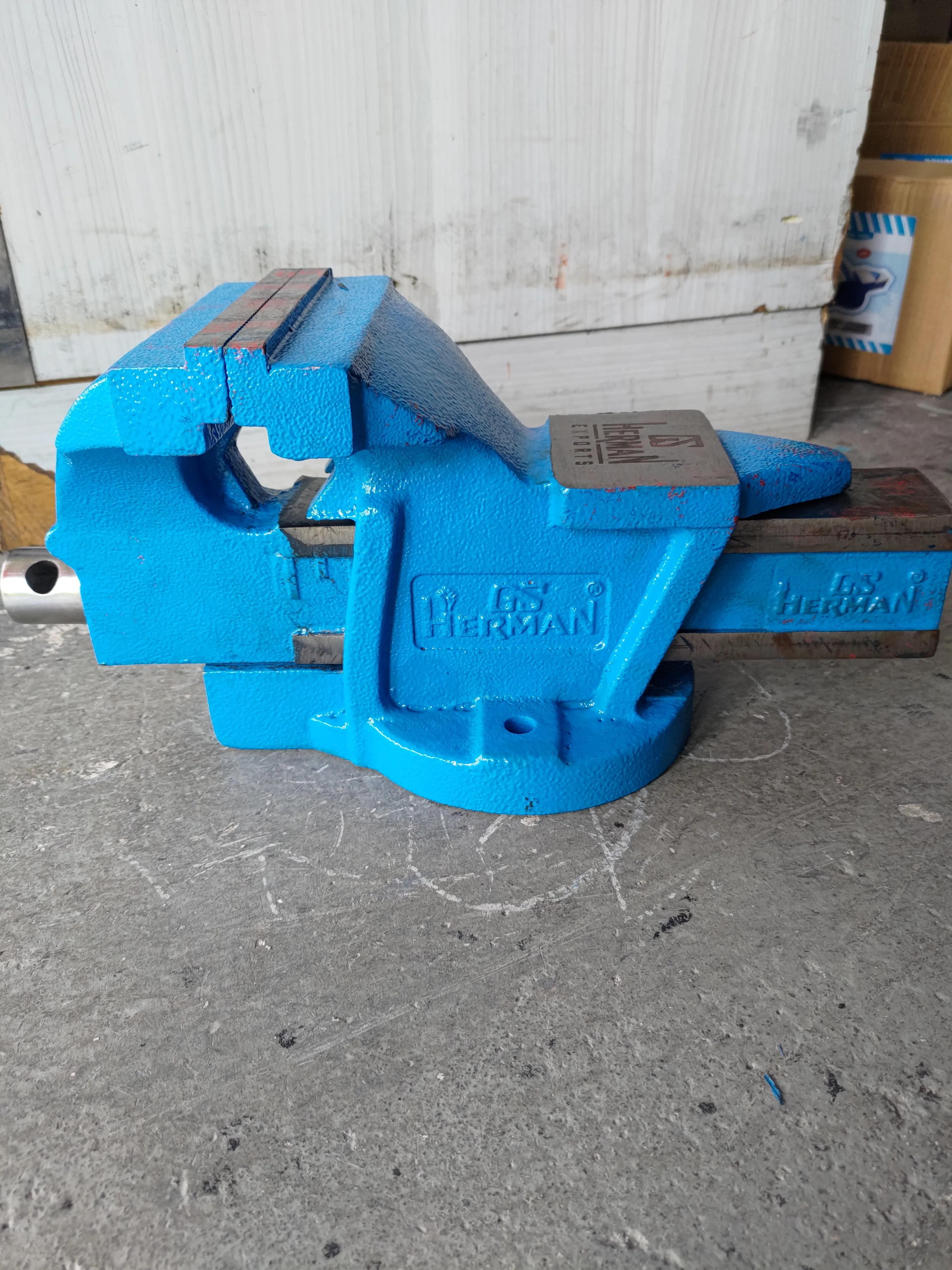 AIKO Bench Vice Fixed Base 150mm With Scale | Model: VISE-GS100-06