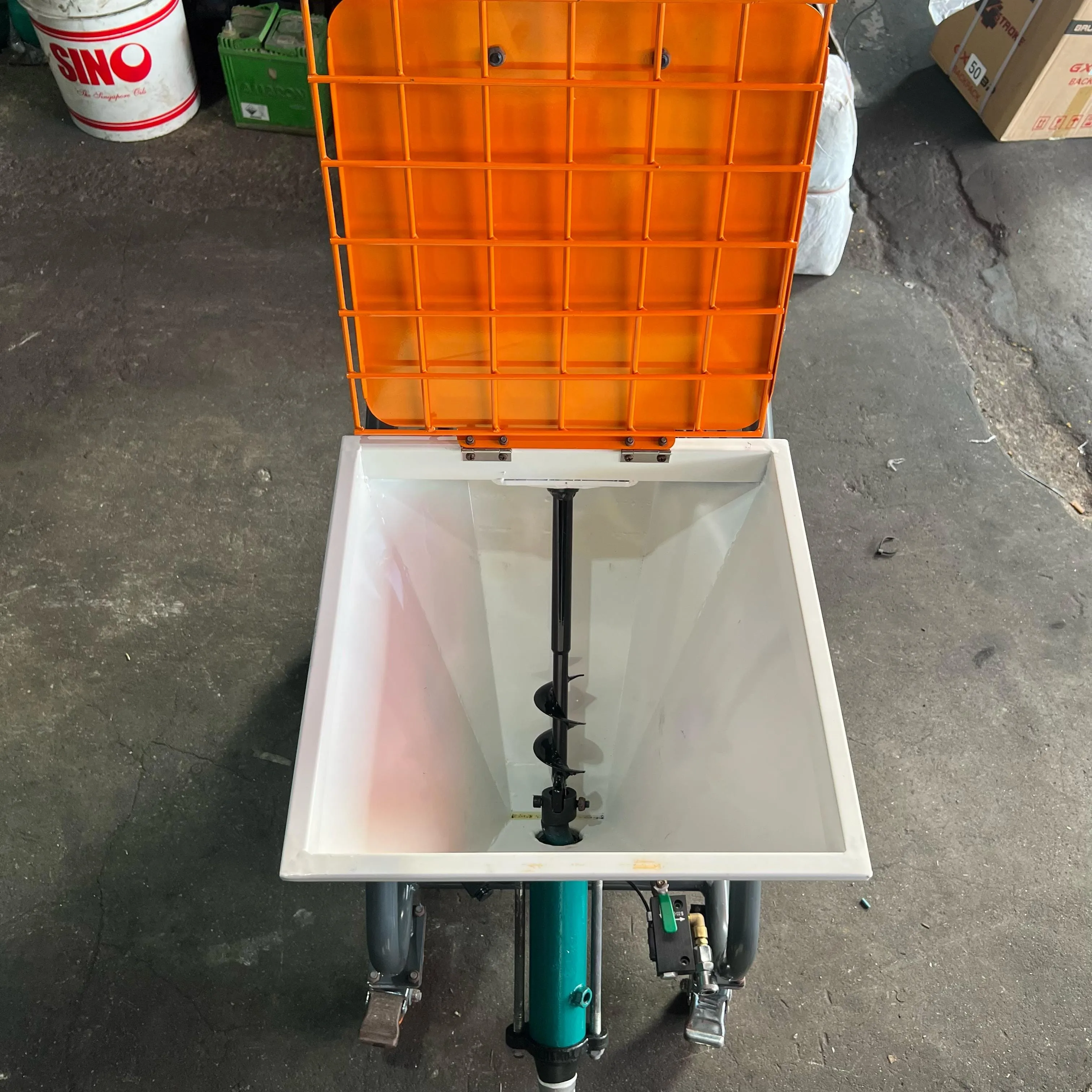 Aiko Cement Sprayer Machine 40L 220V 50HZ 2800W 1500W With Air Compressor | Model : CS-SPA-D10