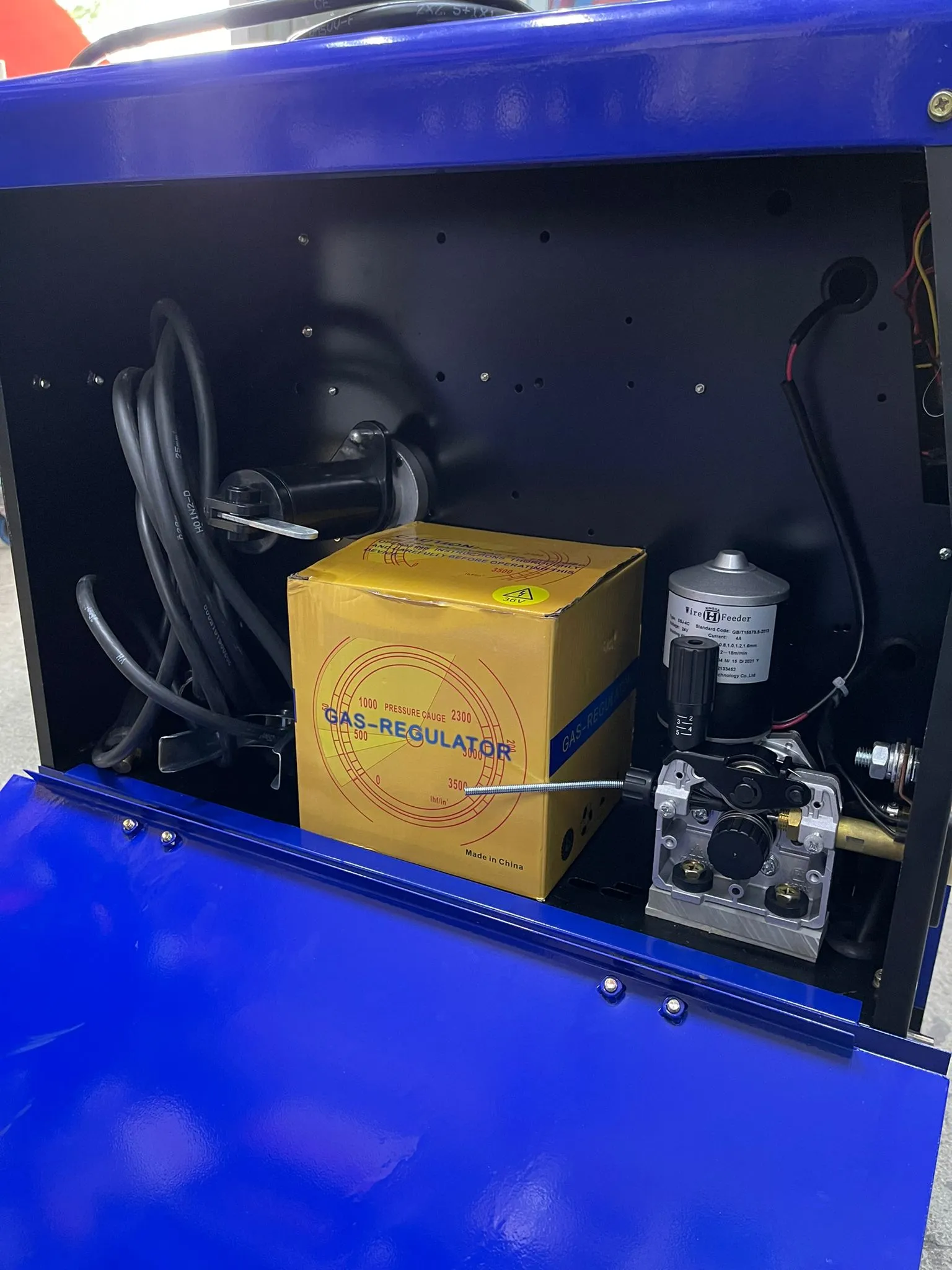 Aiko Mig250a Welding Machine Igbt Come with Rg Ak15/4m 3m Earth & Welding cable | Model : W-MIG250A