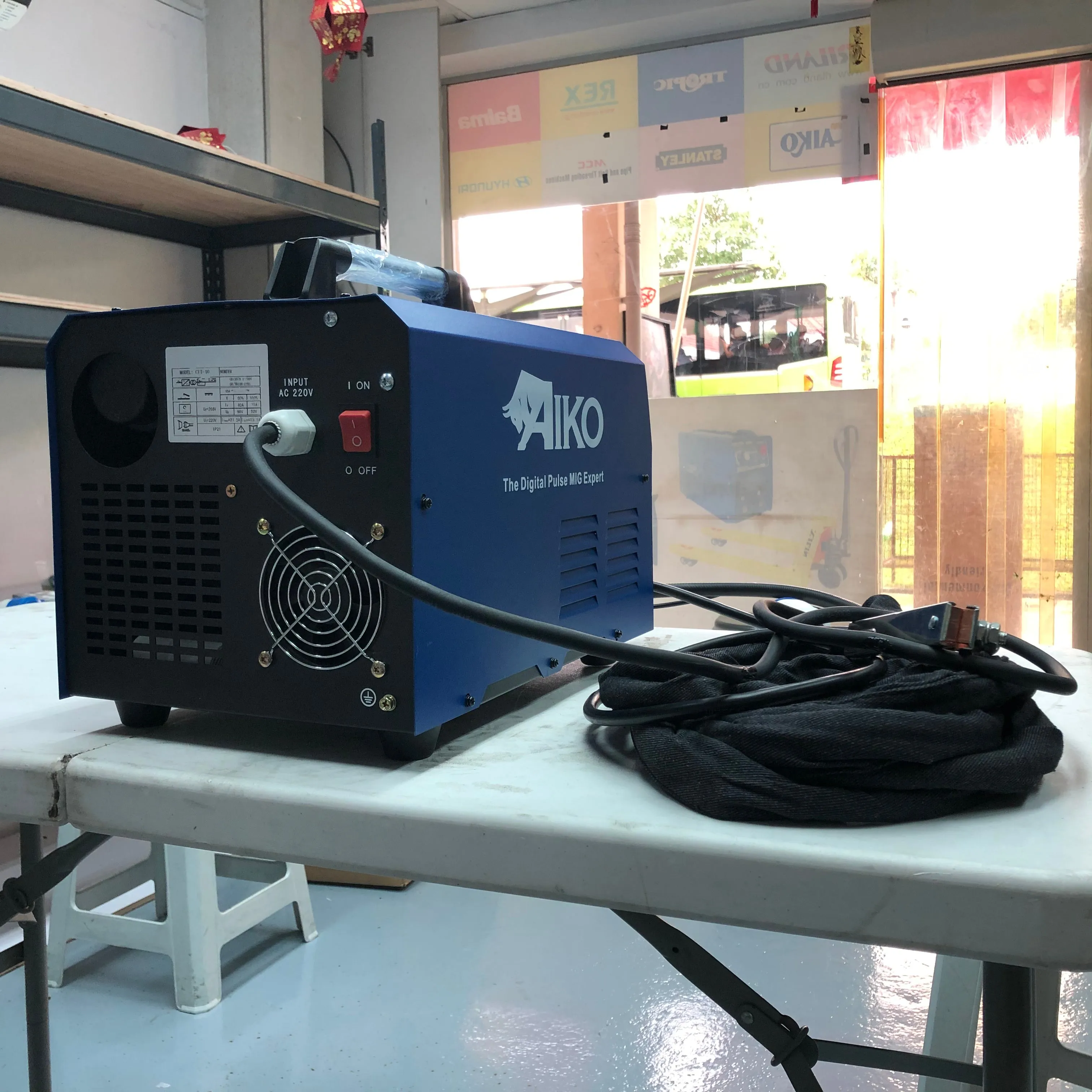 Aiko Plasma Machine Cut 40 C/W Air Compressor. 5M P31 & 1.5M Earth Cable | Model : W-CUT40-AC