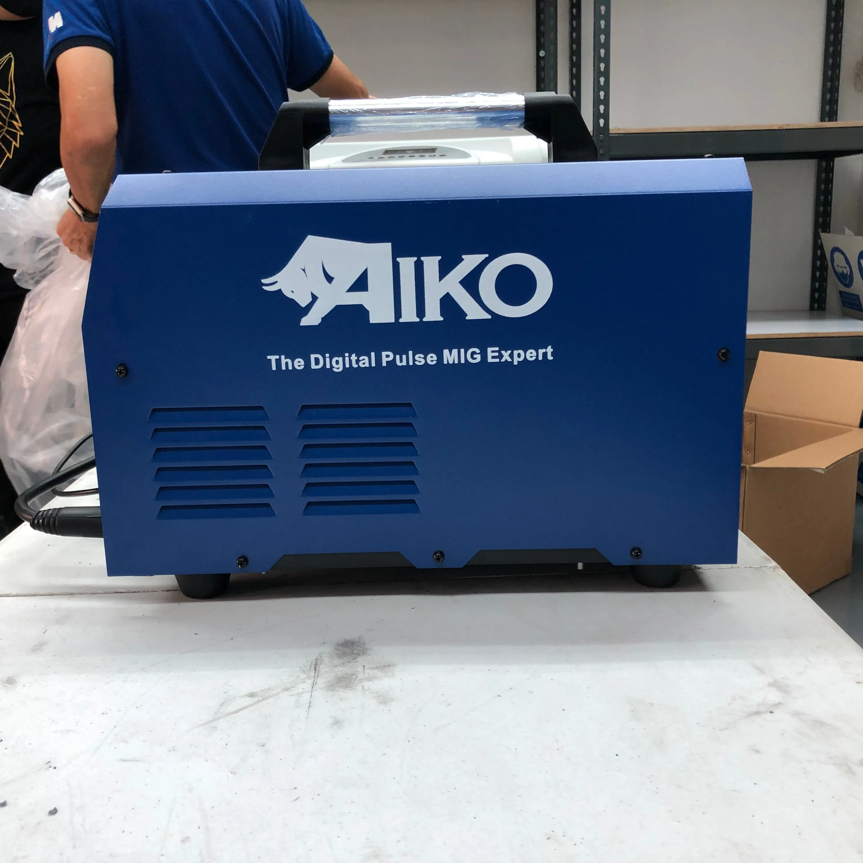 Aiko Plasma Machine Cut 40 C/W Air Compressor. 5M P31 & 1.5M Earth Cable | Model : W-CUT40-AC