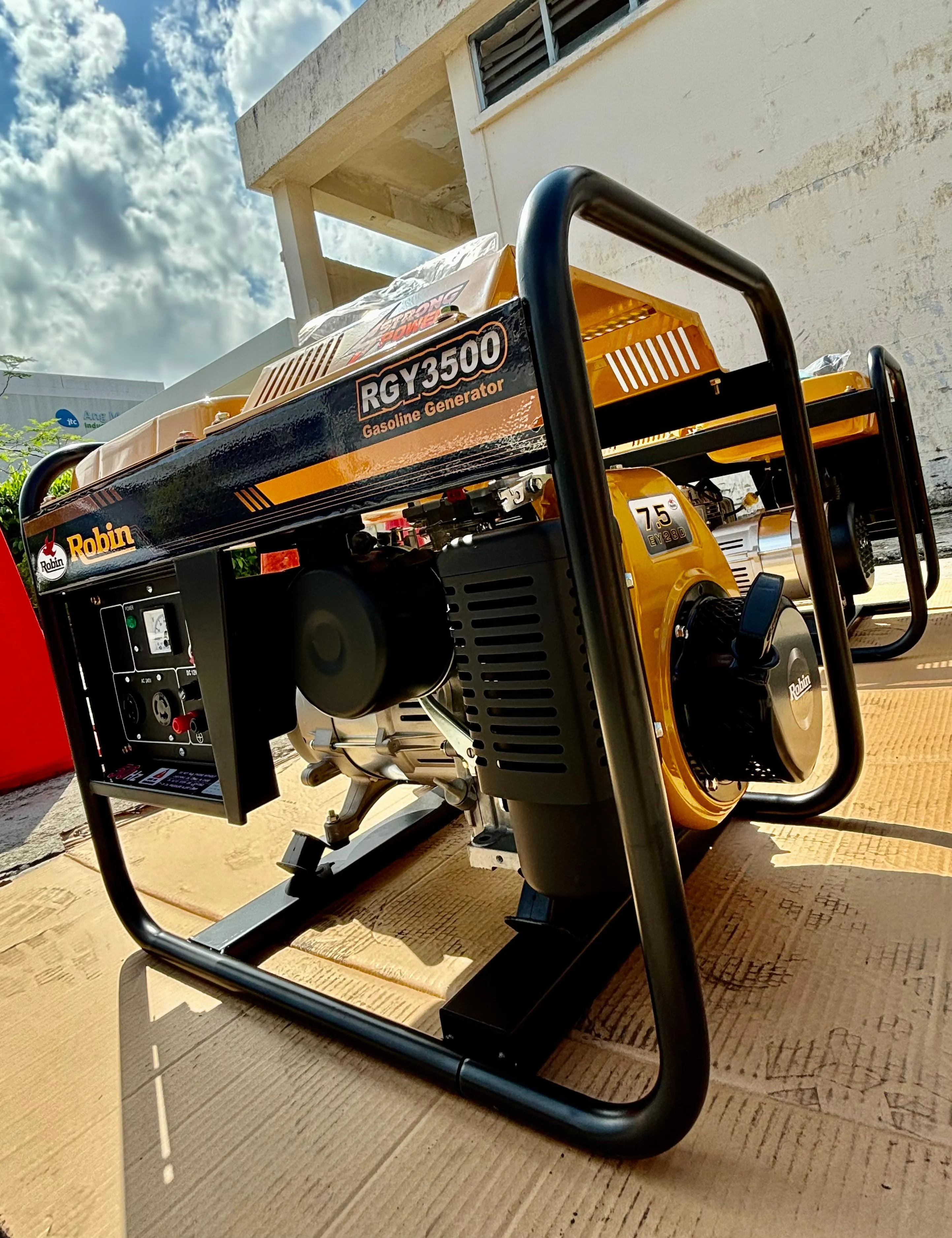 Aiko Robin Petrol Generator 2.6KW 240V 50HZ C/W EY28 Engine | Model : REY3500D-EY28