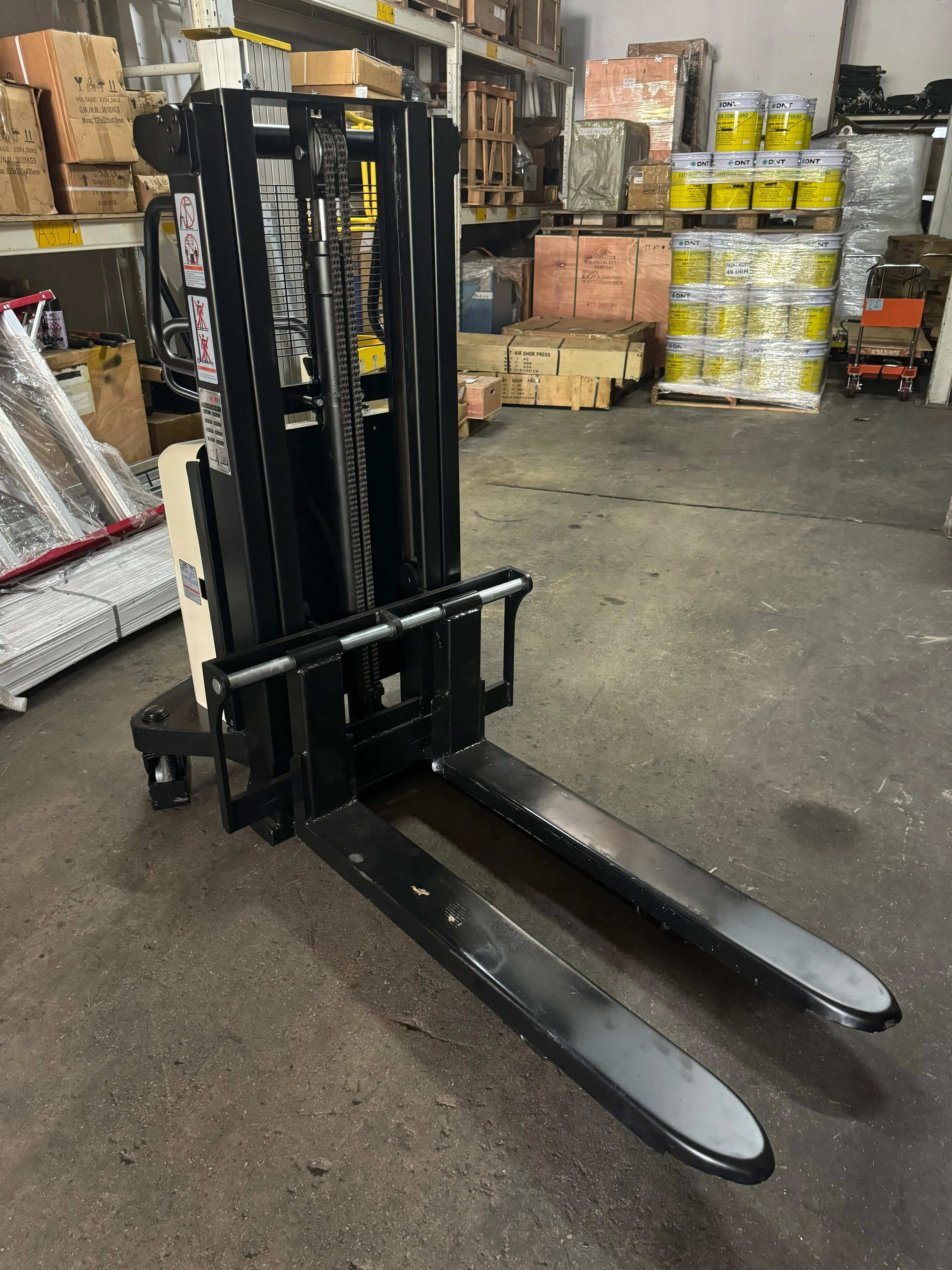 Aiko Semi-Electric Stacker 2 Ton 2M | Model : PT-WSEM-2020