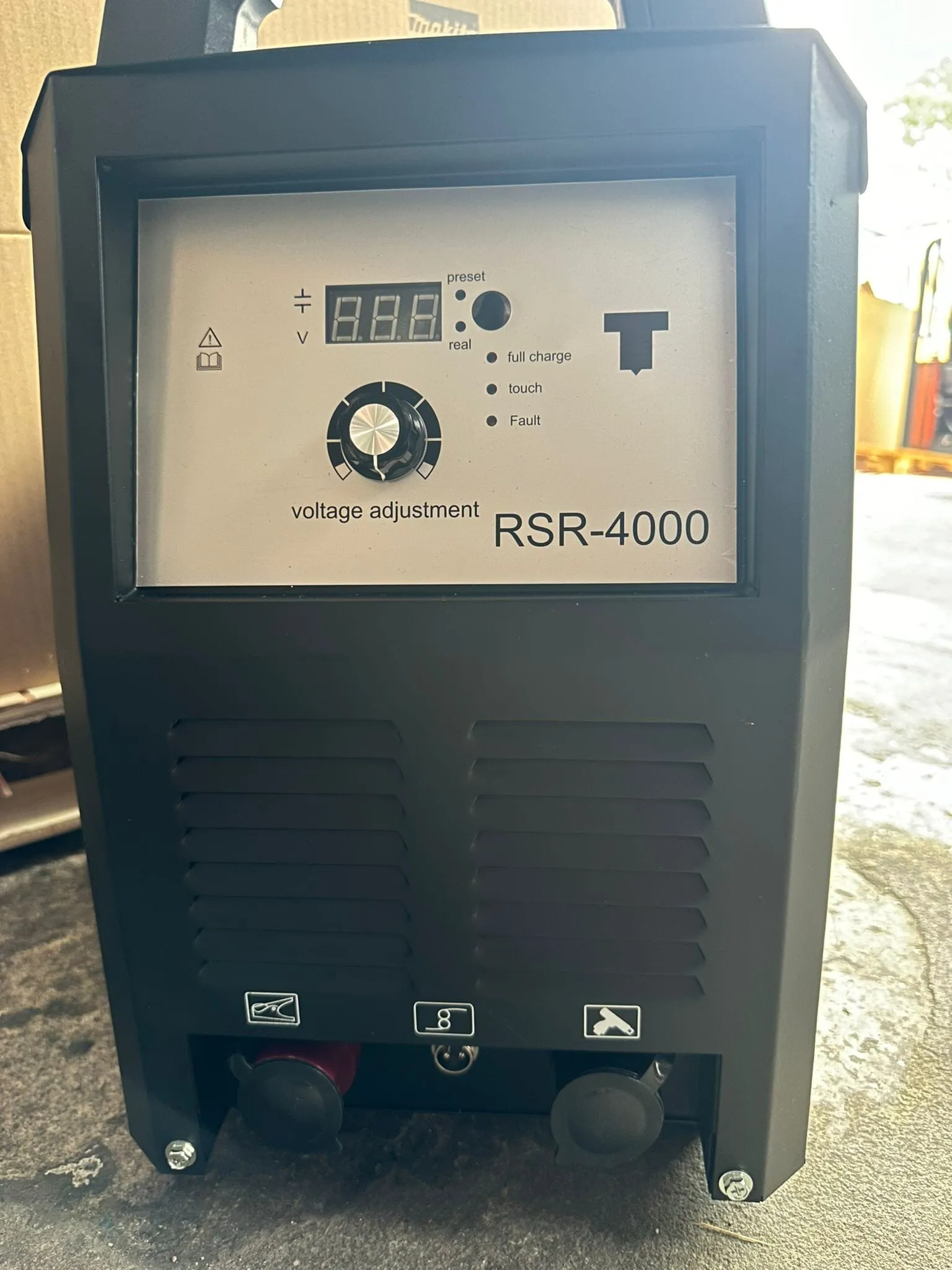 Aiko Stud Welding Machine 1.5kW 220V C/W 4m Torch & 2.5m Earth Cable | Model : W-RSR4000