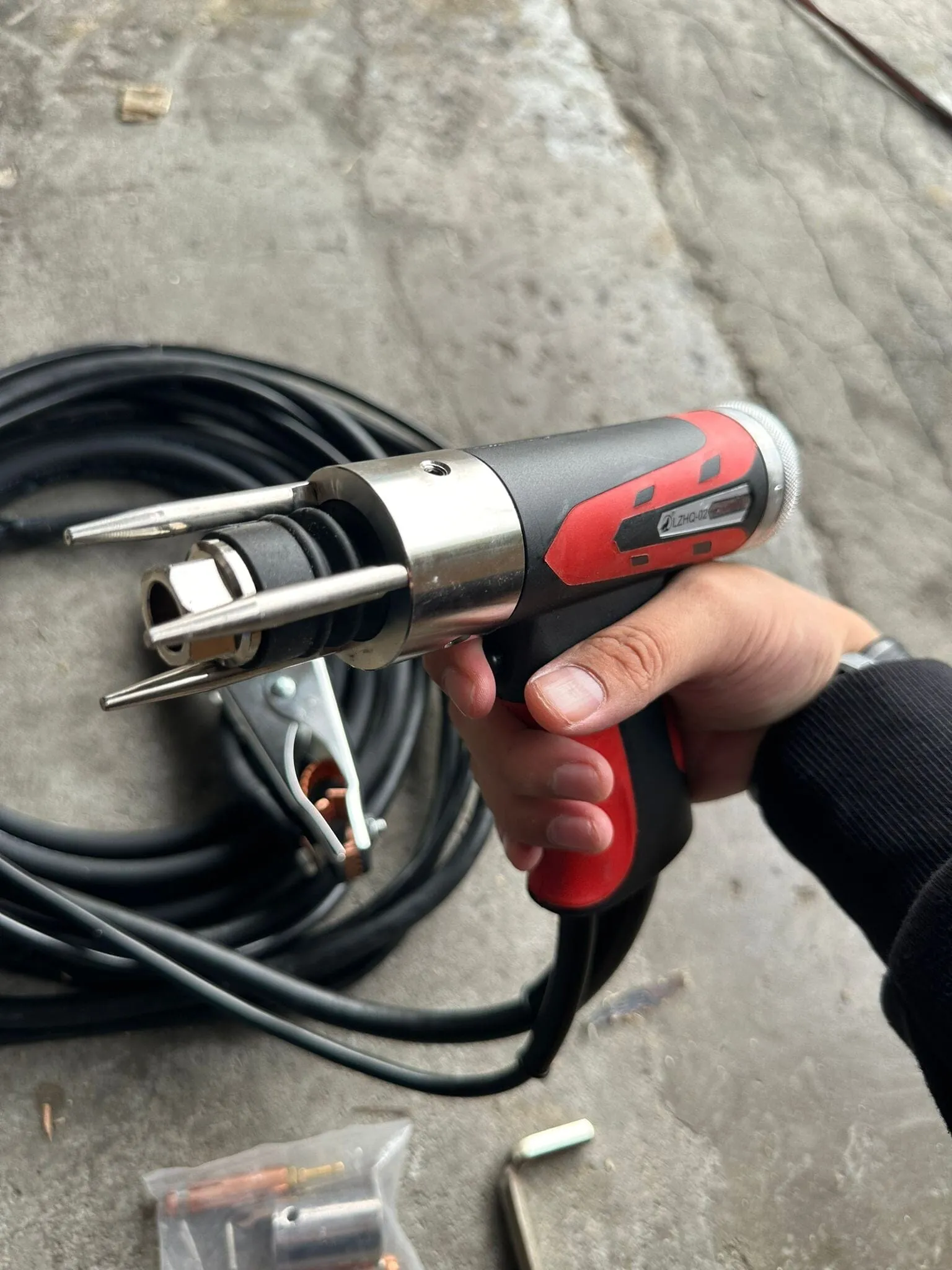 Aiko Stud Welding Machine 1.5kW 220V C/W 4m Torch & 2.5m Earth Cable | Model : W-RSR4000