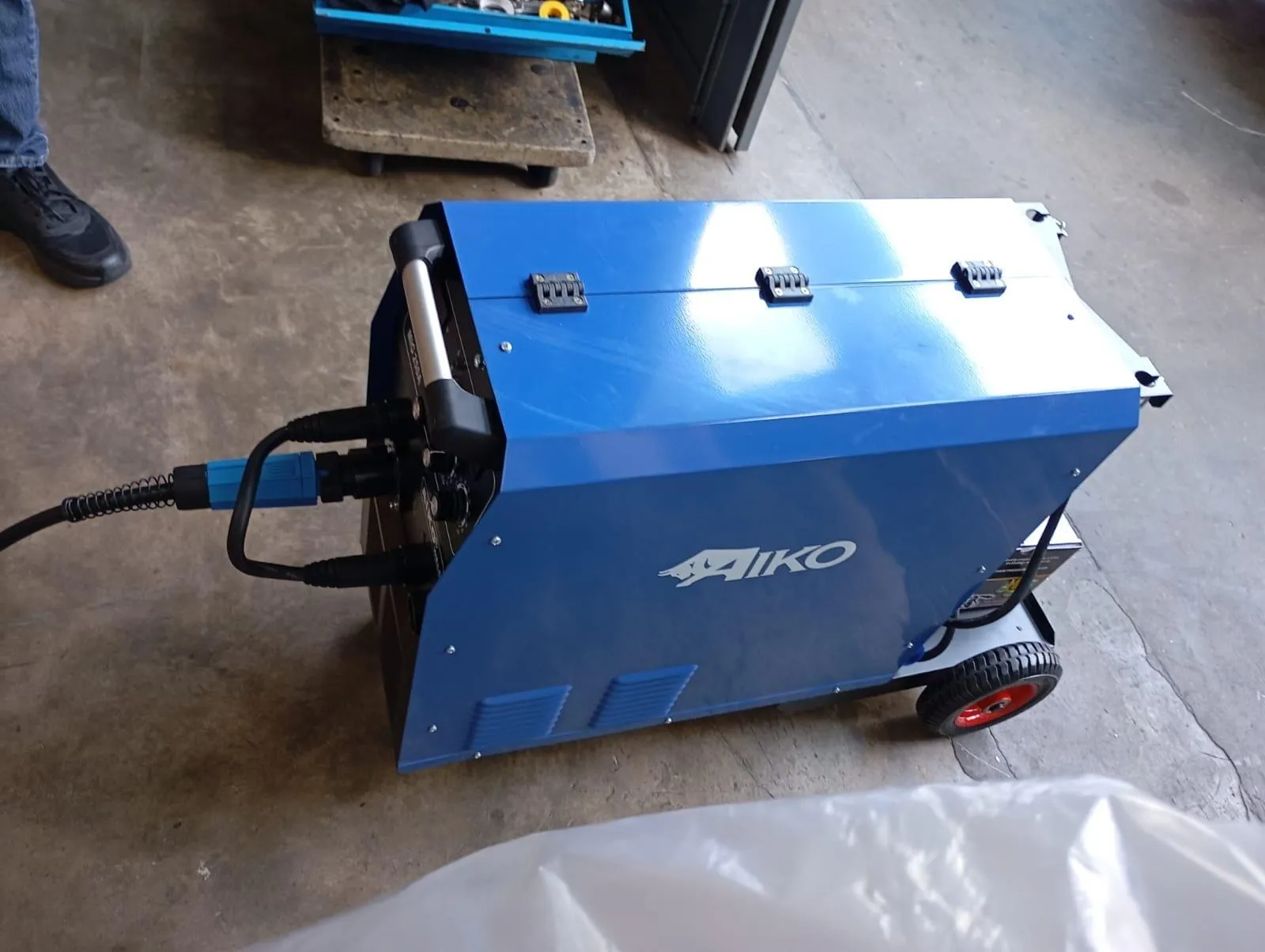 Aiko Welding Machine IGBT MIG250A C/W MIG AK15 4m & 3m Welding Cable C/W Gas Trolley | Model : W-MIG250A-MY