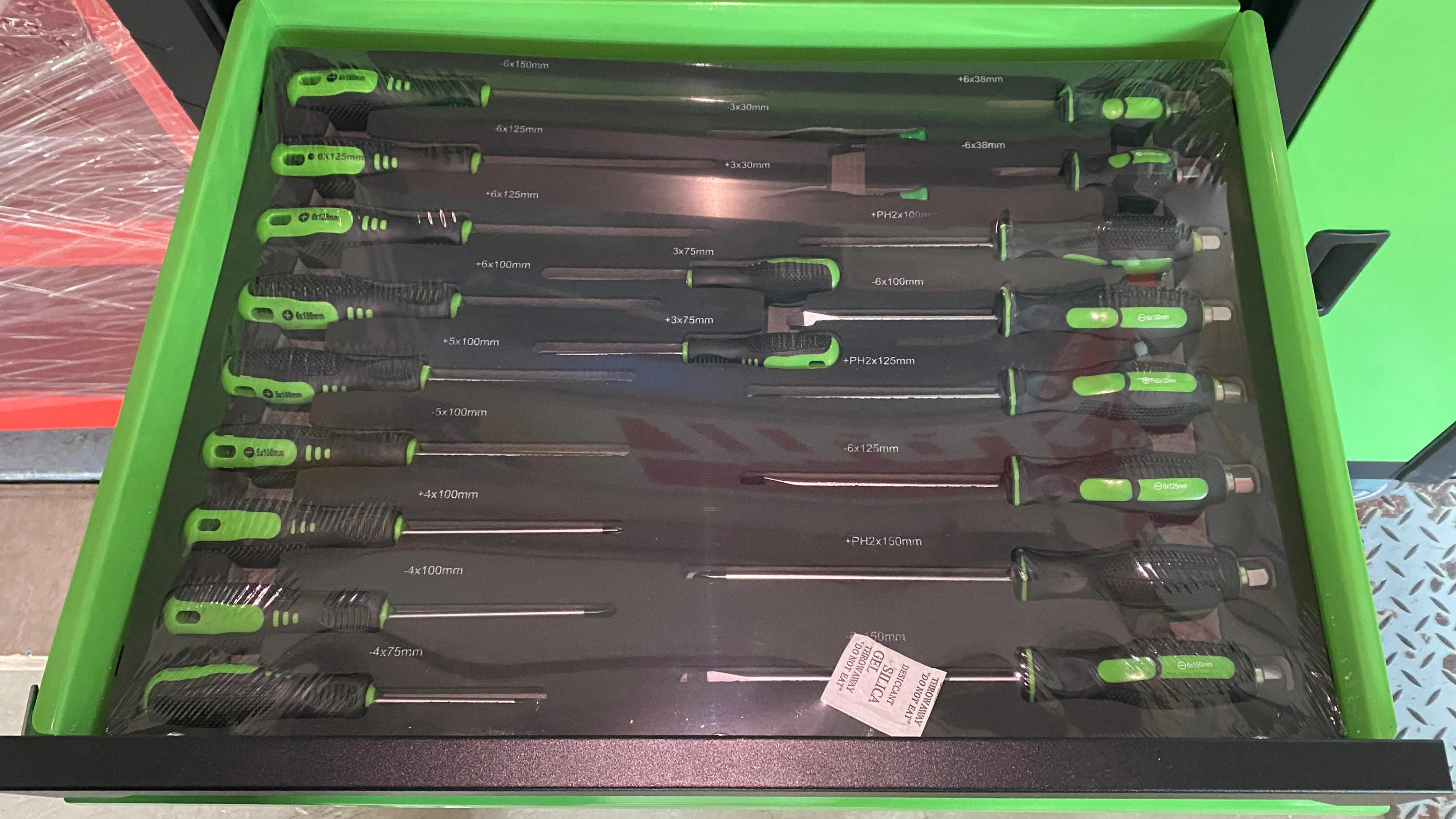 Aiko Work Shop Tool Cabinet Big (Green) with 200 Pcs Tool Set #RC23 | Model: TB-JS-RC23 200PCS