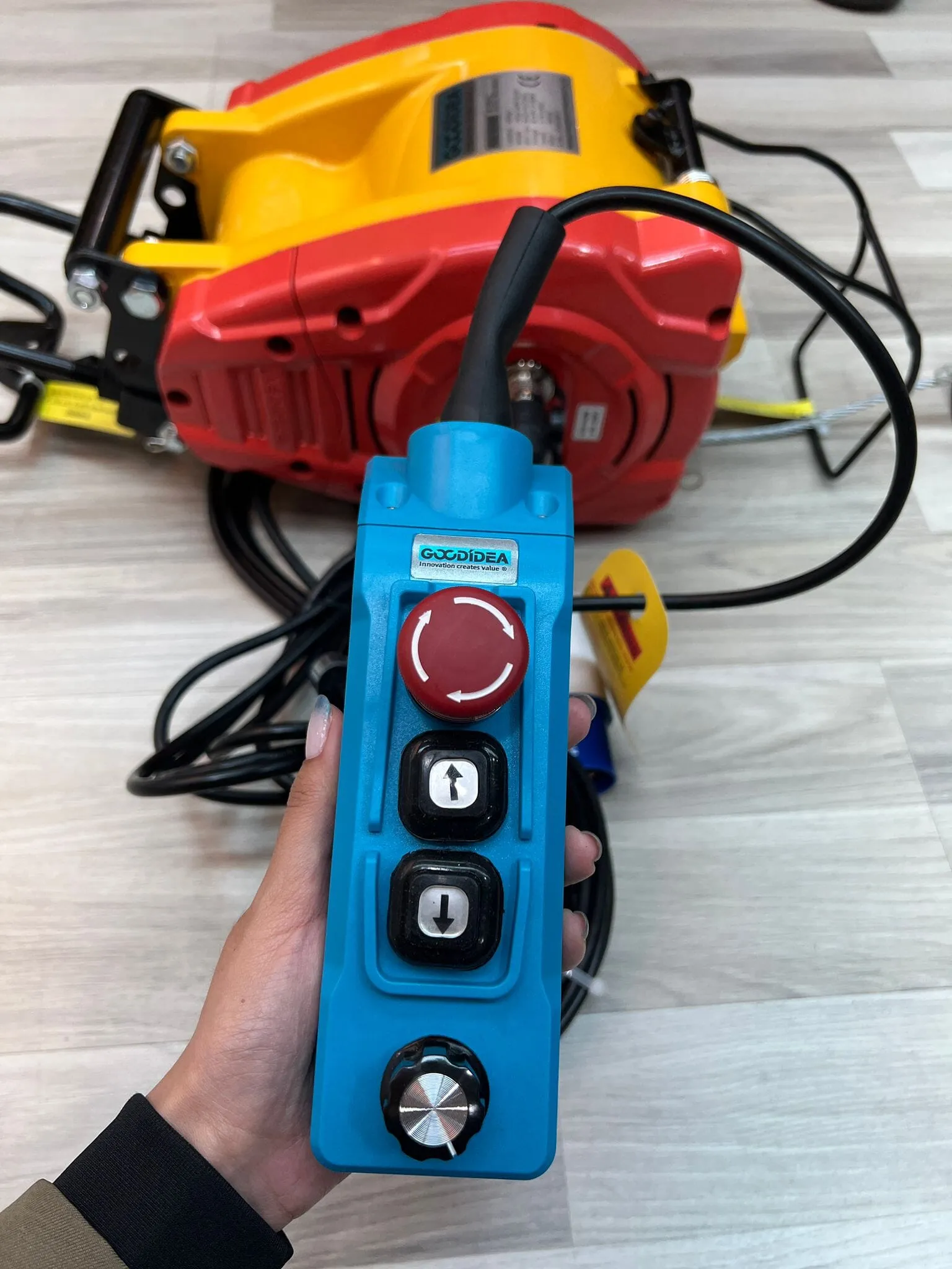 Aiko/GoodIdea Brushless Electric Mini Winch 5mm X 60m 340kg 230V 50hz  With Speed Control | Model: WIN-BL340