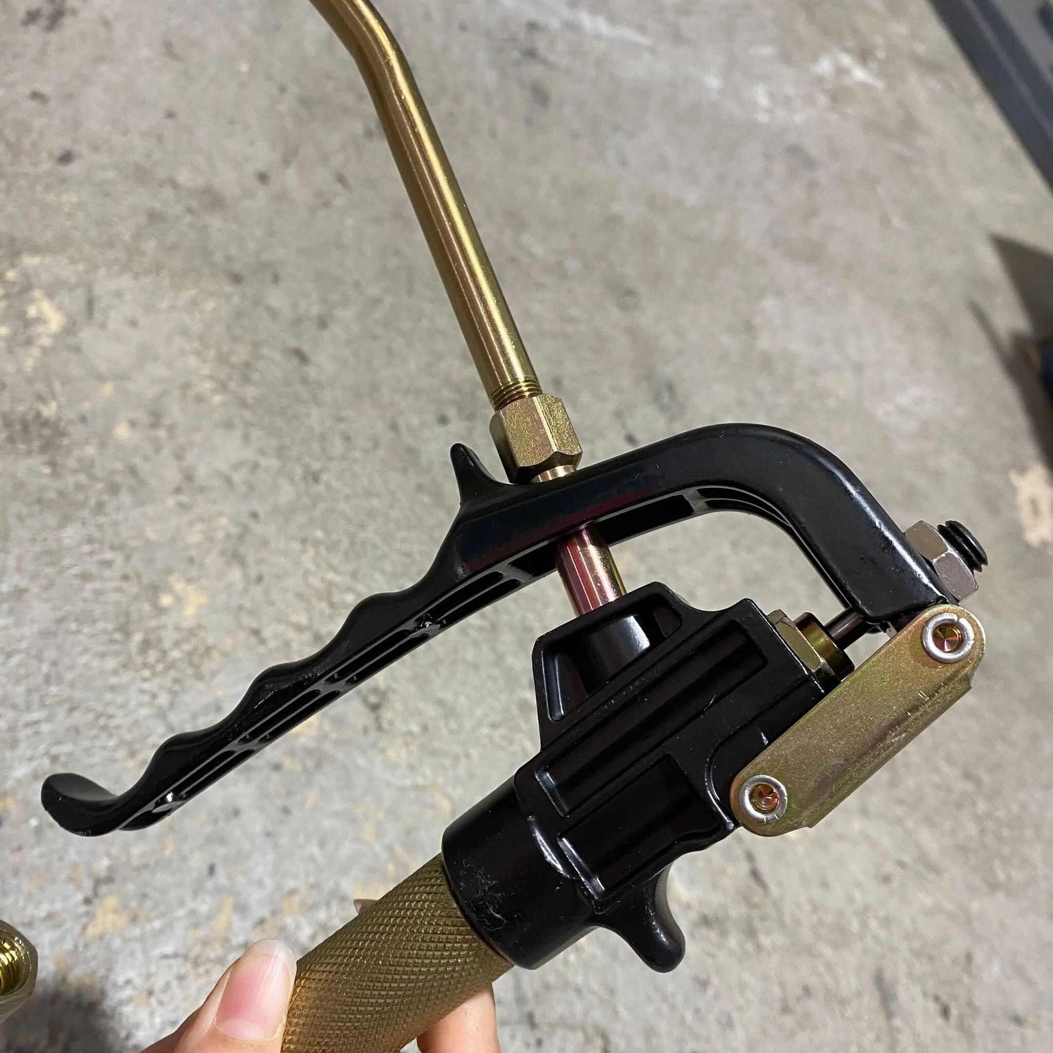 Air Grease Gun Steel Type for Tuta | Model : AM-16045