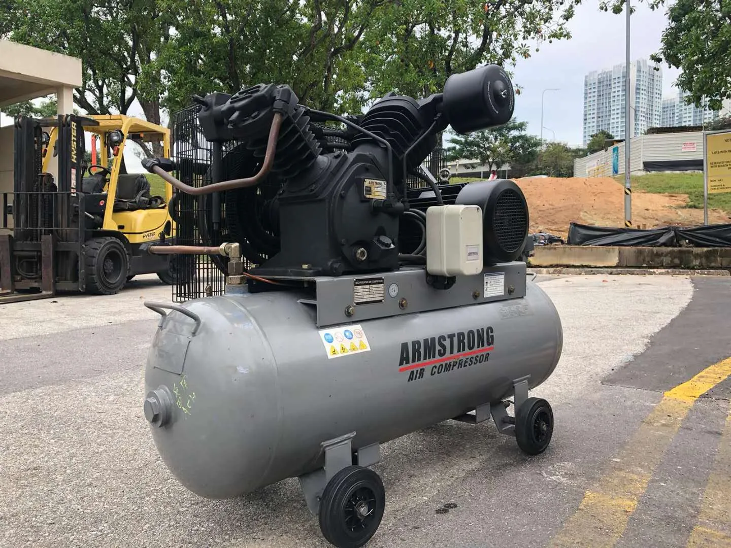 Airstrong 7.5Hp Oil-Less Air Compressor | Model: H7.5NL