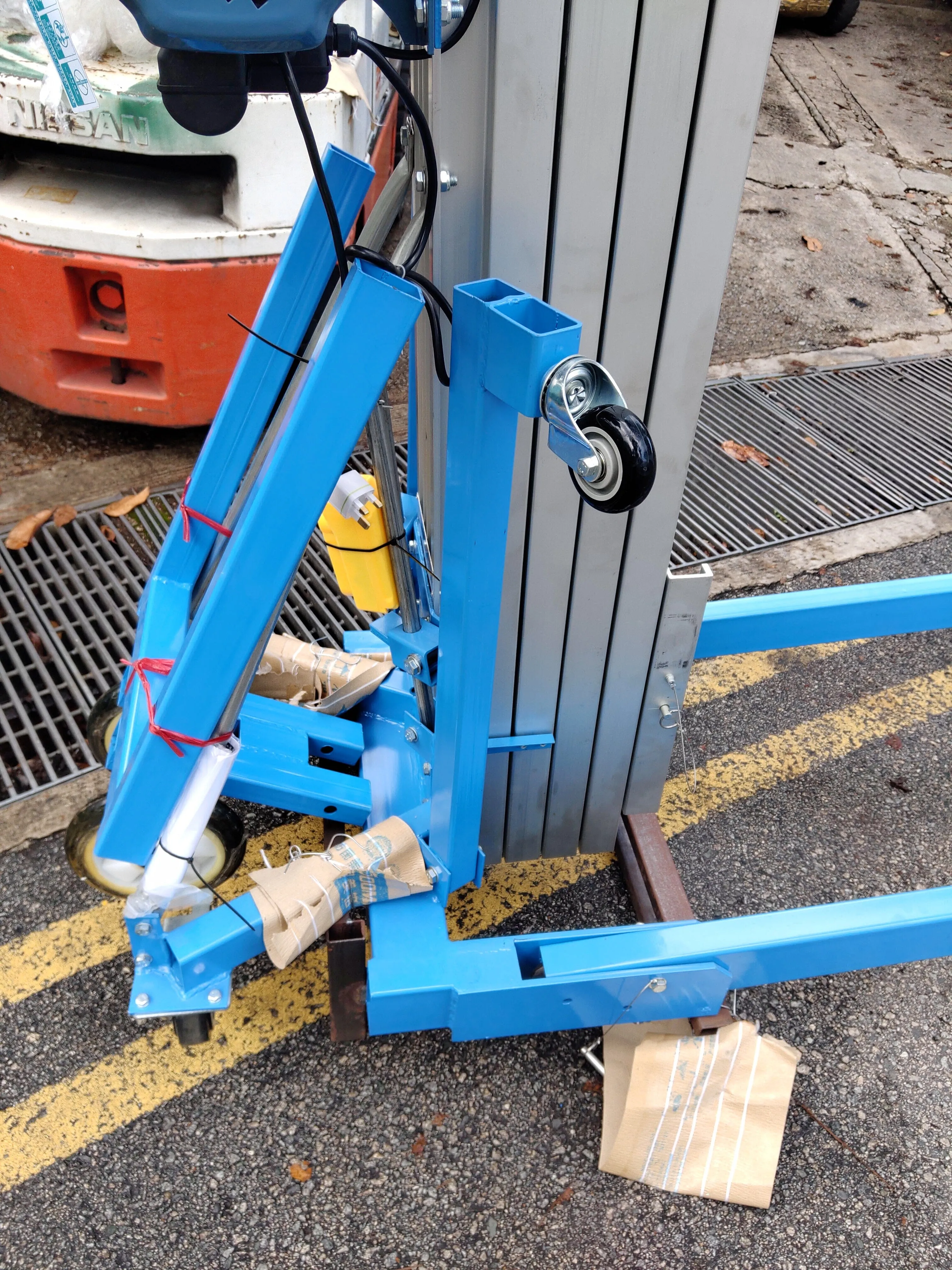 Airstrong Wire Winch High Material Lifter 6M With Electric Winch | Model : PT-LGA20-E