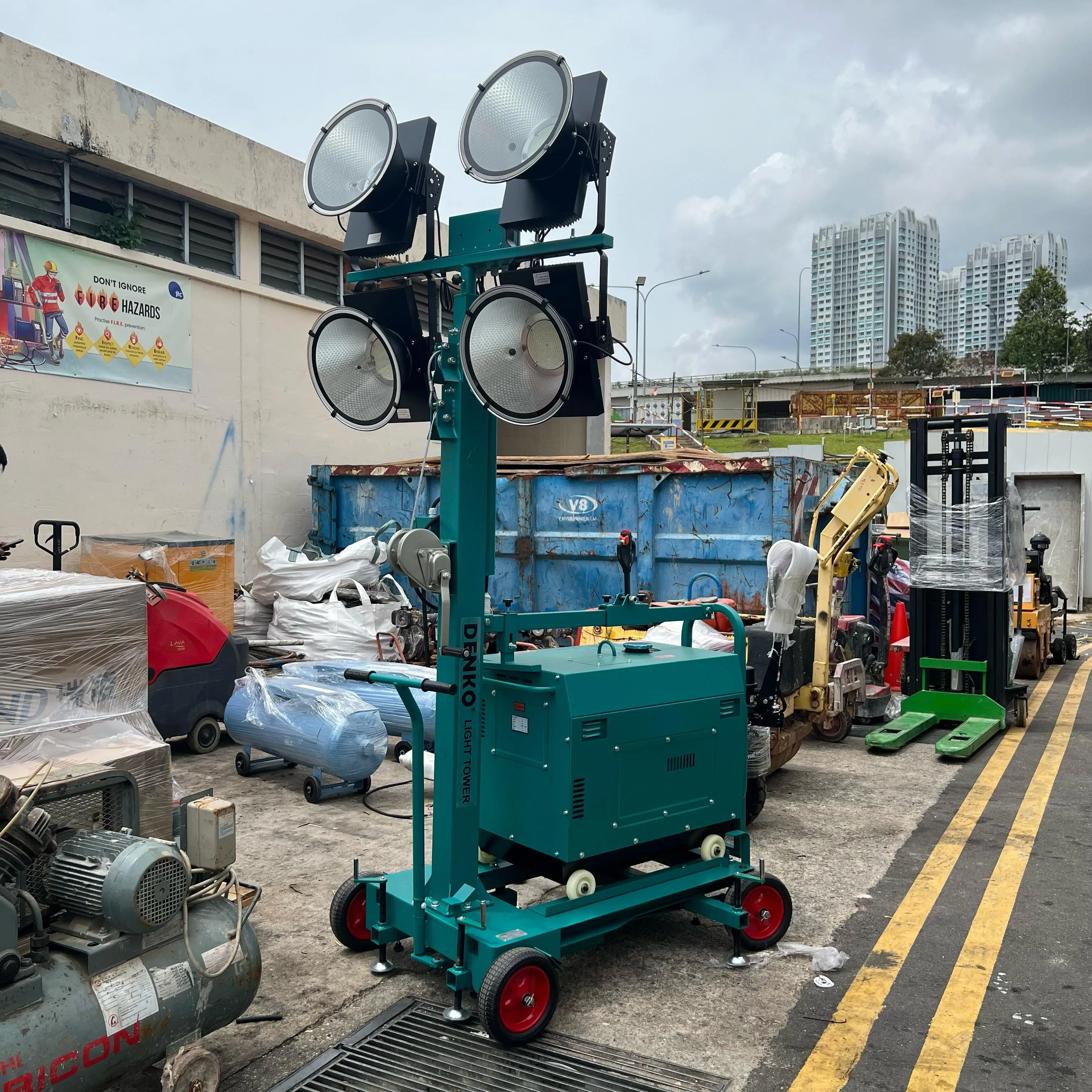 Denko 4x400W Tower Light Come With Denko Generator KDE6500T & NS40 Battery | Model : LT800LED KDE6500T