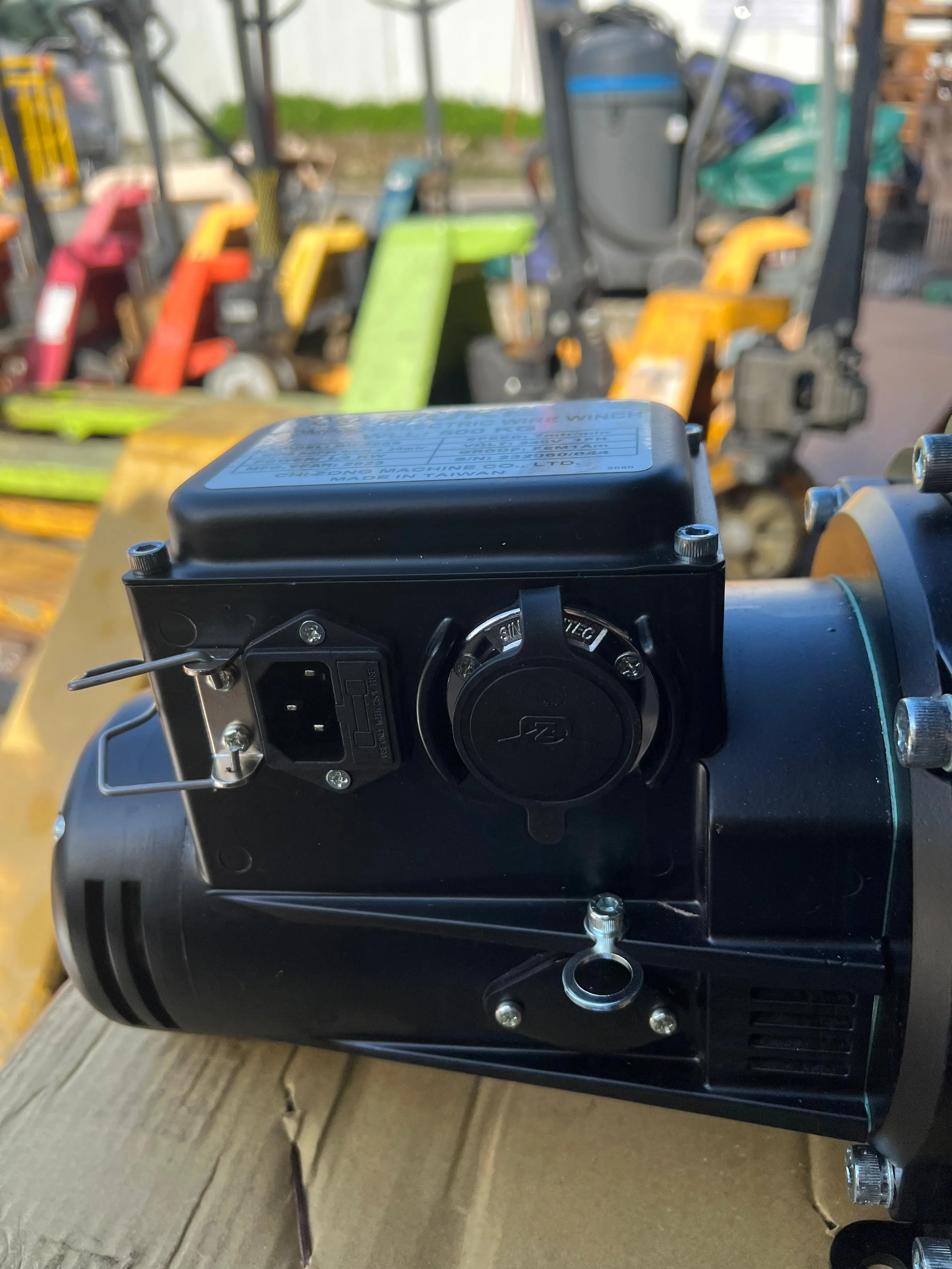 Duke Winch 230V . 500kg Electric Compact Wire Rope Winch (Light Duty Use Only)  | Model : WIN-DU500S