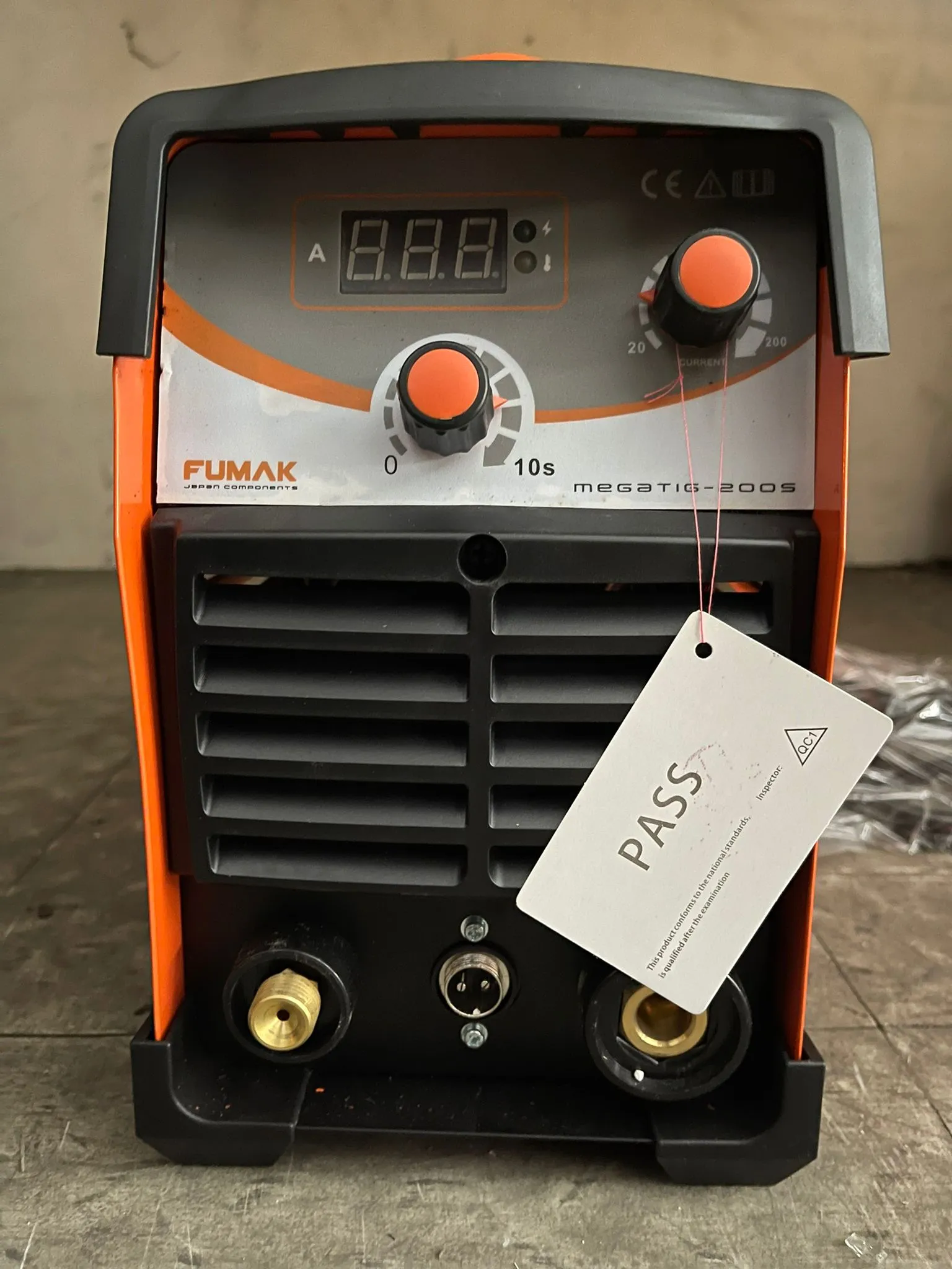 Fumak/Ym 220 V Tig200S-Ym Welding Machine Come with Assy Offer Sets | Model : W-TIG200S-YM