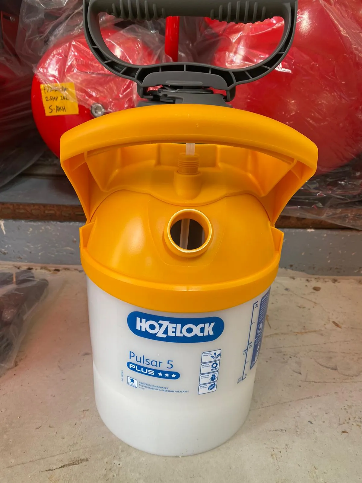 Hozelock 4310 Pulsar Plus 5L (Max 3.5L) Sprayer | Model : 018-320-4310